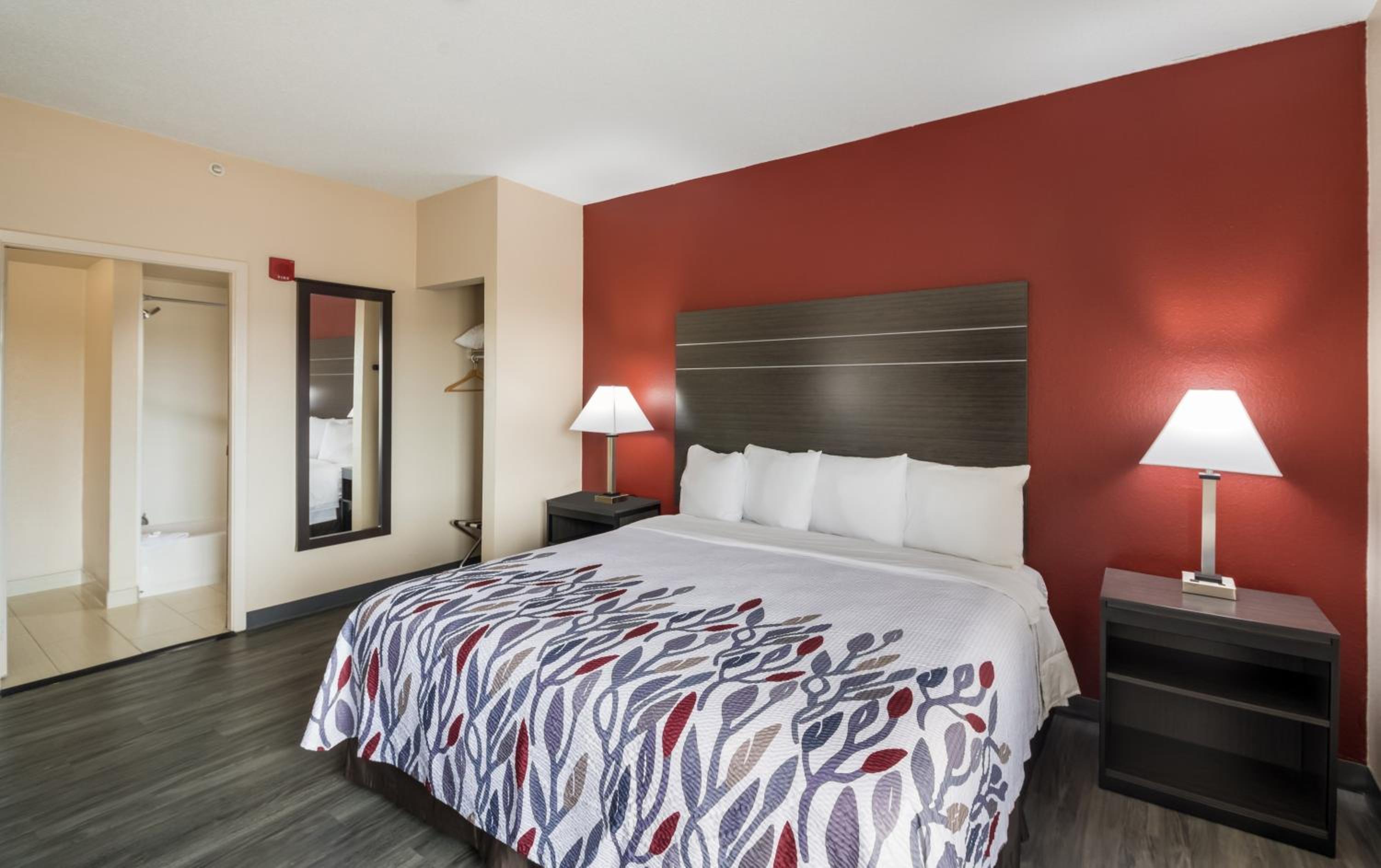 Suite King Room - Non Smoking - Photo 1