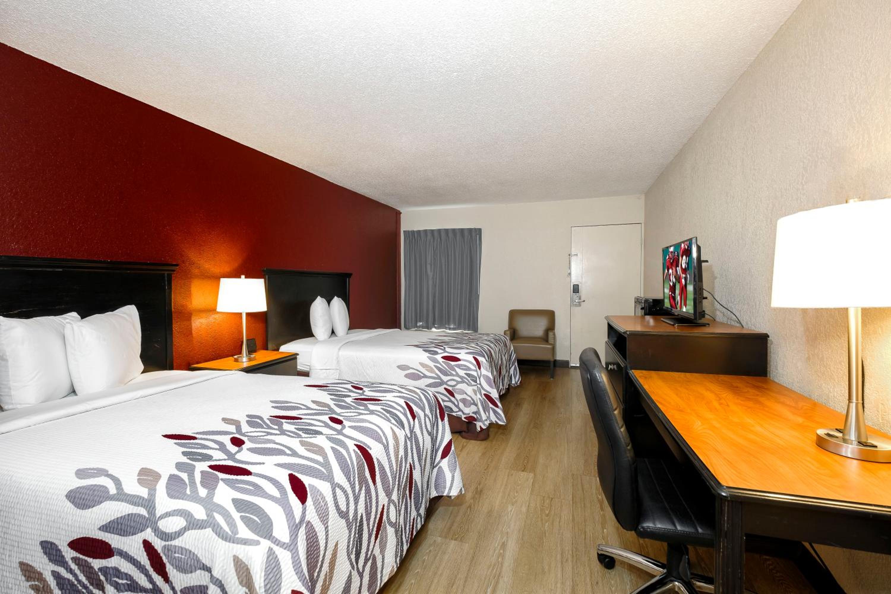 Deluxe Double Room with Two Double Beds - Non-Smoking - Photo 4