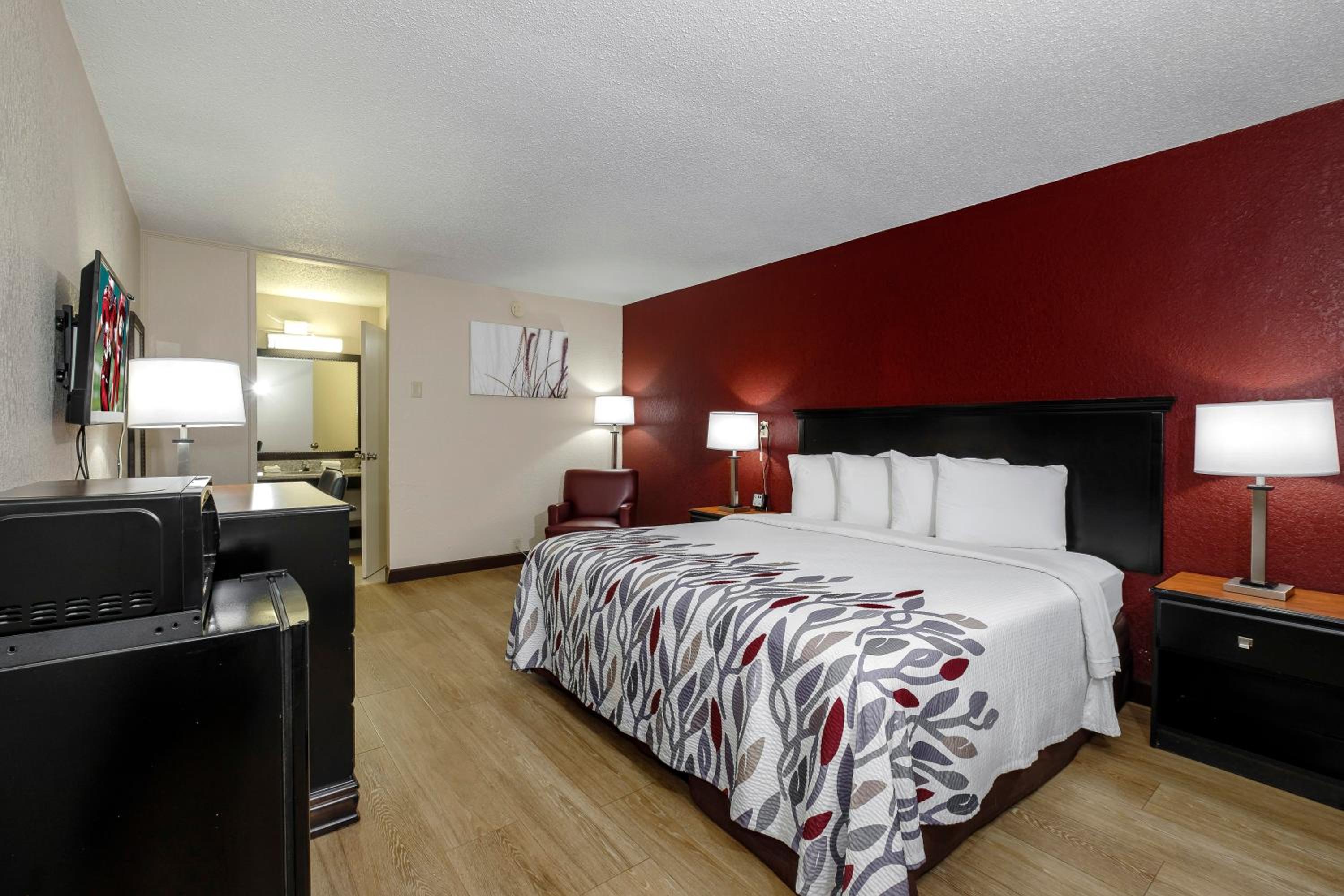Superior King Room - Non-Smoking - Photo 2