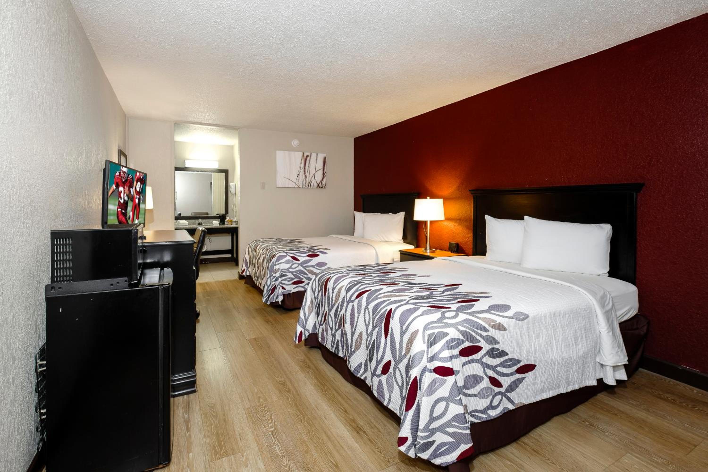 Deluxe Double Room with Two Double Beds - Non-Smoking - Photo 7