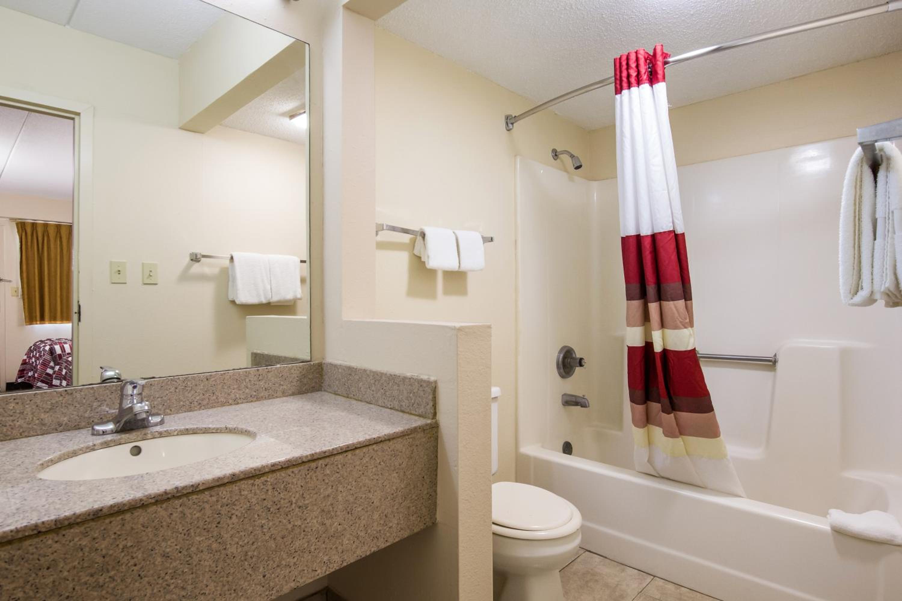 Deluxe Room  with Two Double Beds Non-Smoking - Photo 2