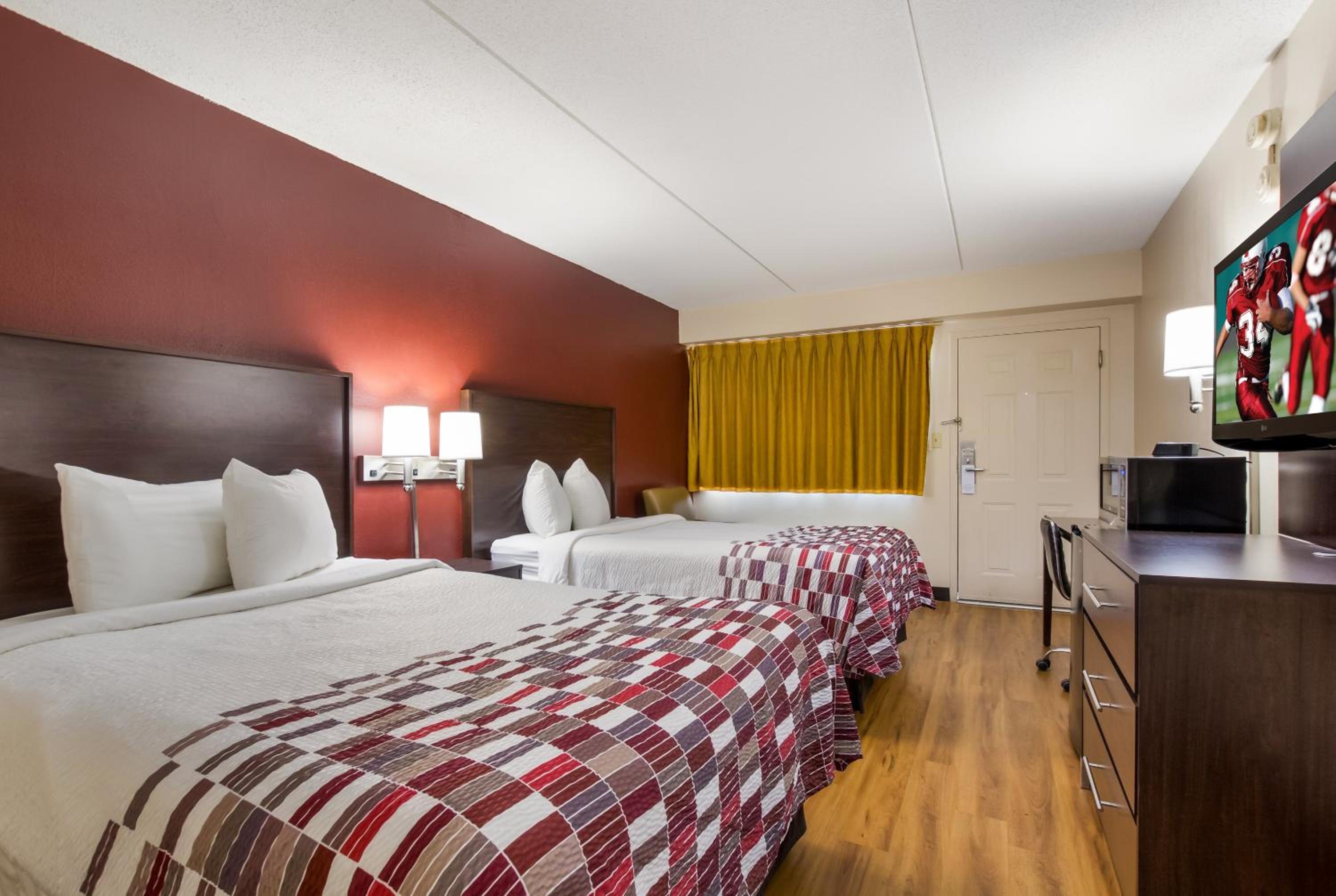 Deluxe Room  with Two Double Beds Non-Smoking - Photo 4