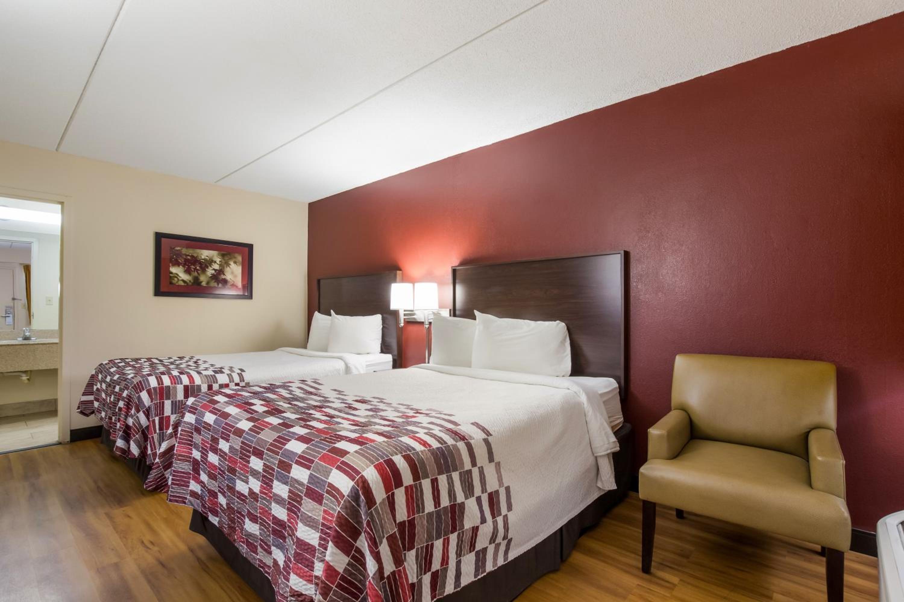 Deluxe Room  with Two Double Beds Non-Smoking - Photo 5