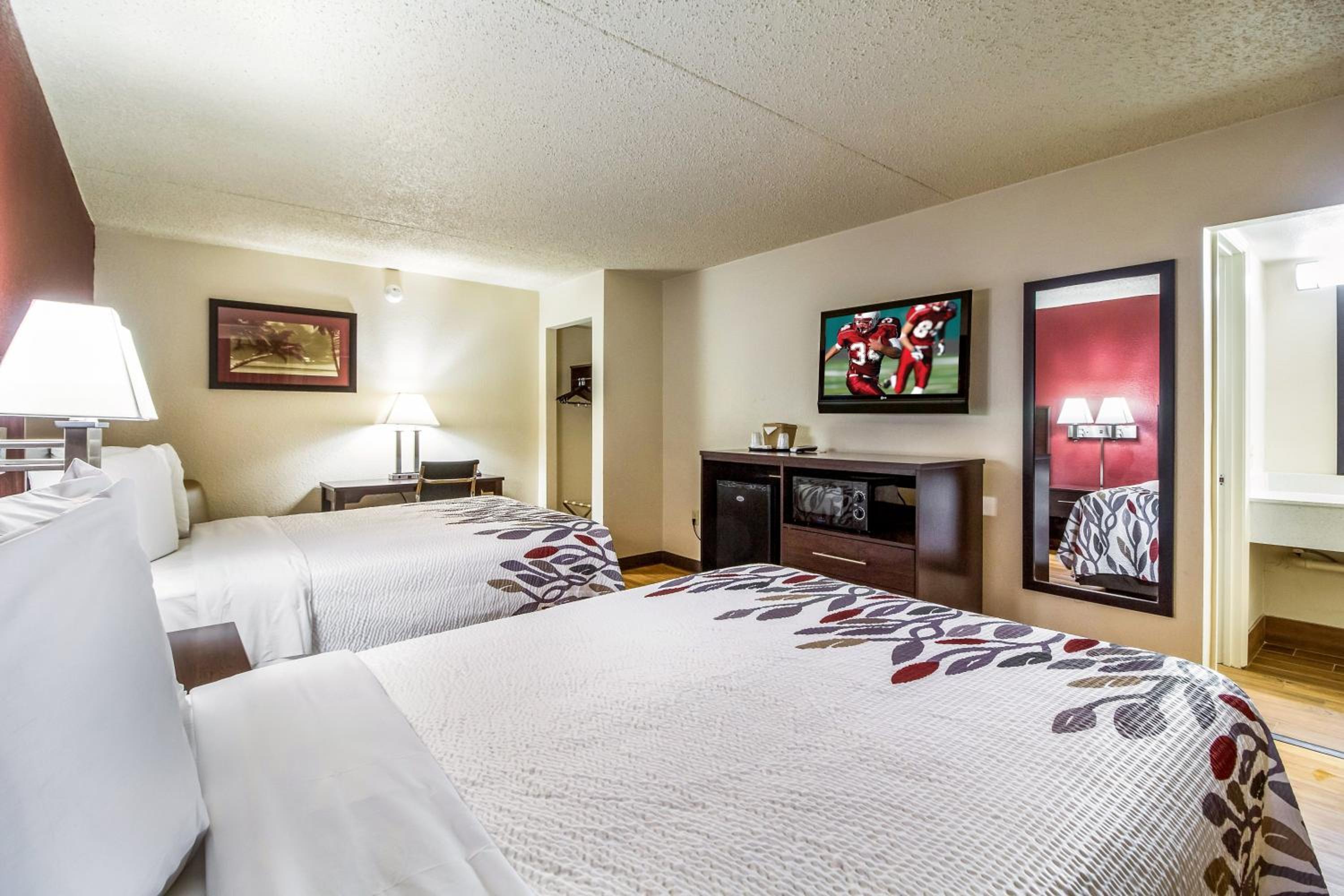 Deluxe Double Room with Two Double Beds - Non-Smoking - Photo 5