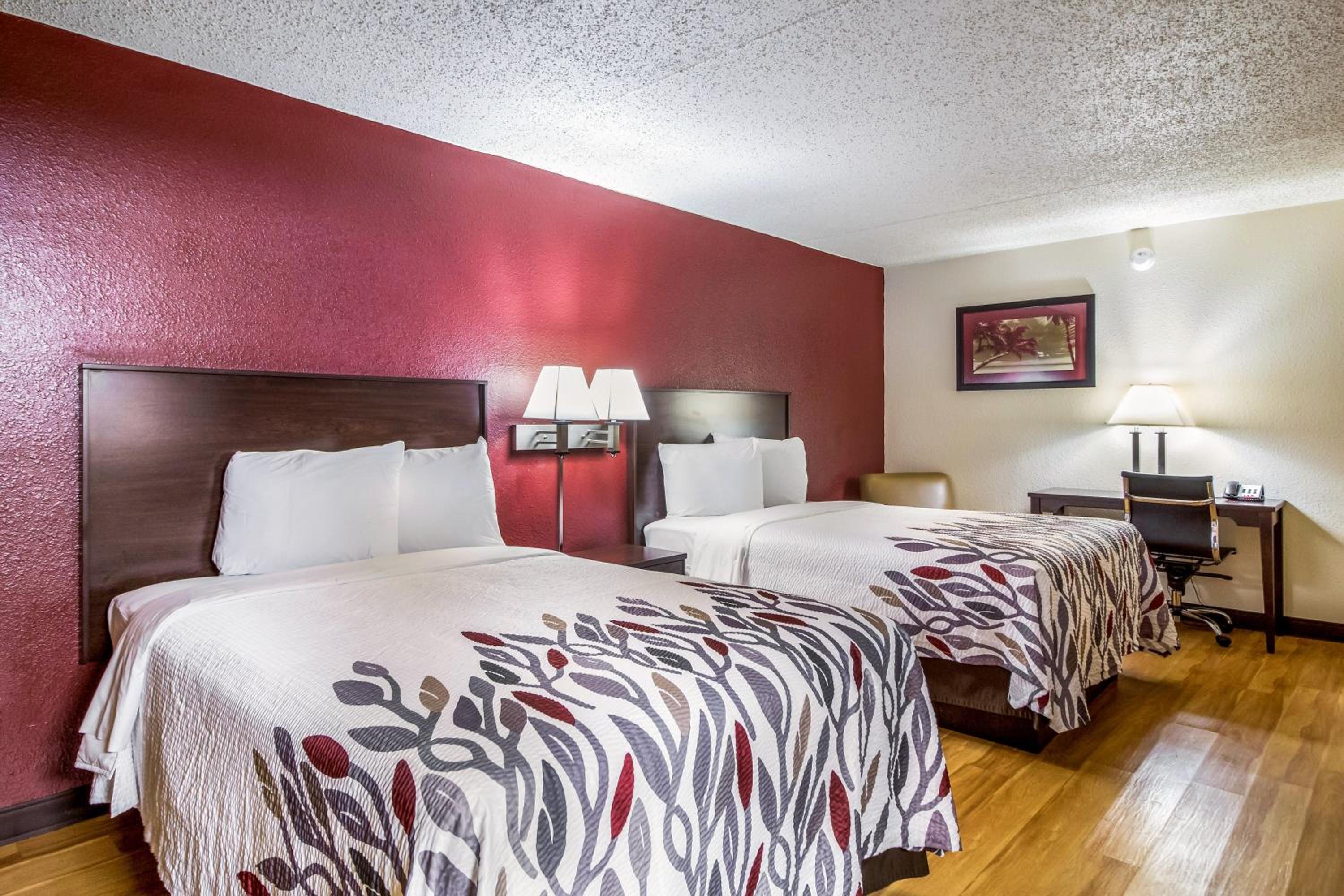 Deluxe Double Room with Two Double Beds - Non-Smoking - Photo 4