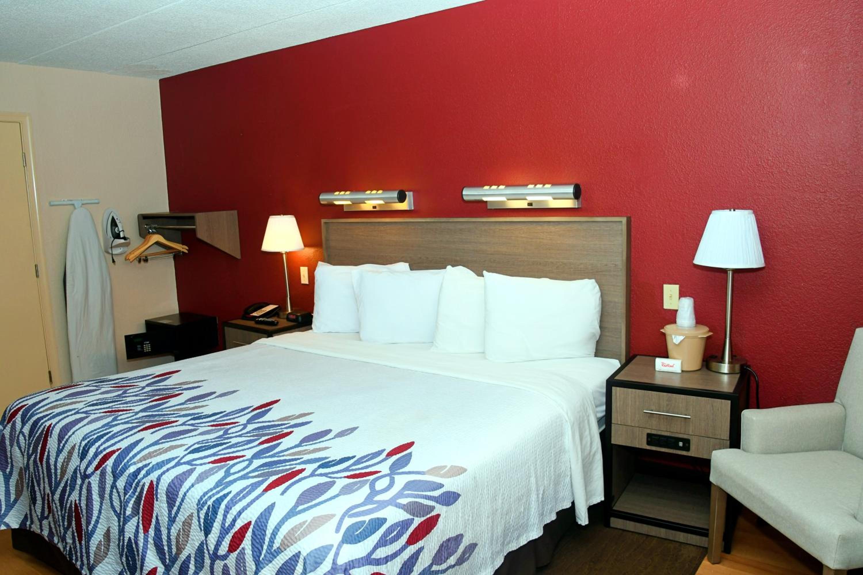  Superior King Room Disability Access Smoke Free - Photo 3