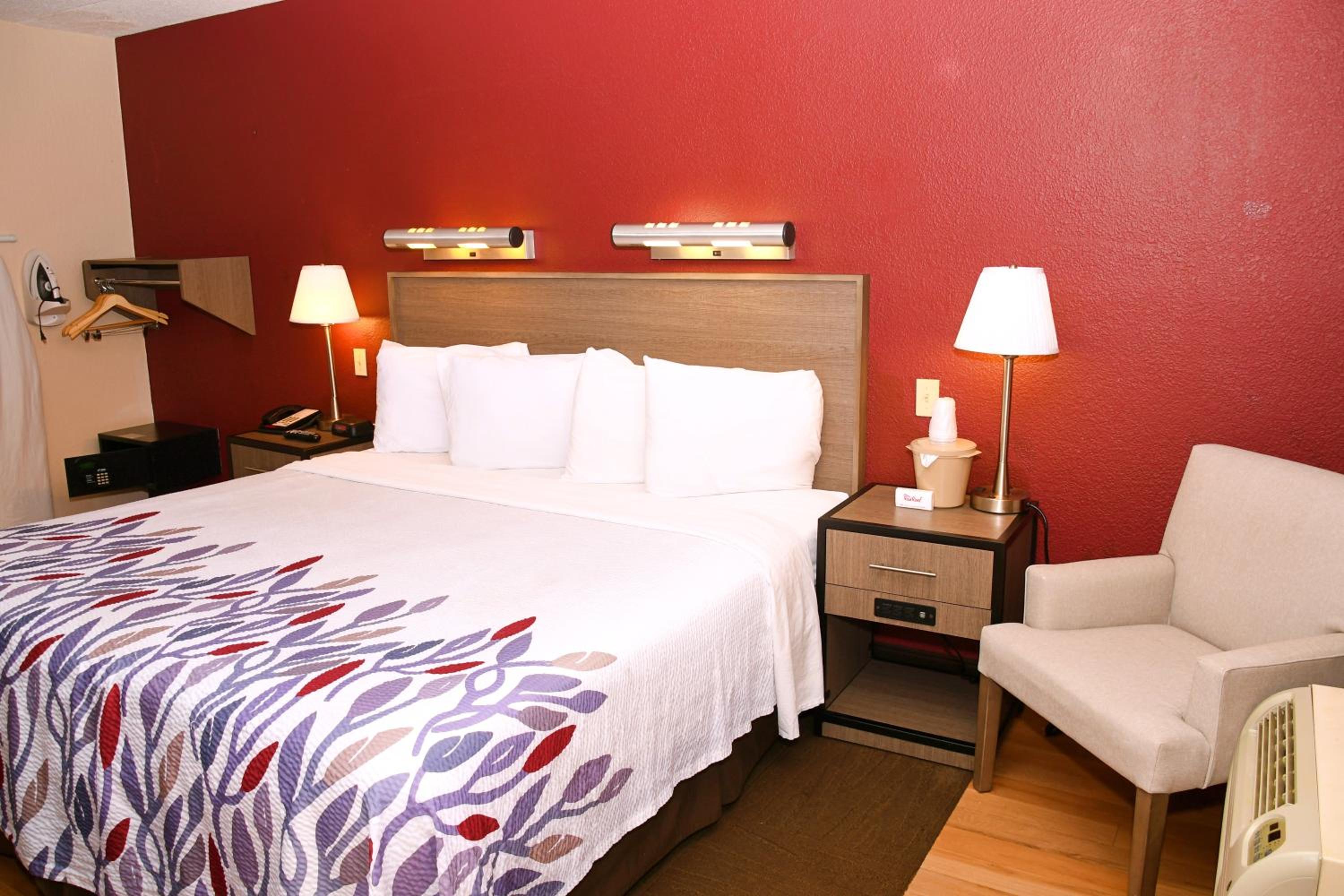  Superior King Room Disability Access Smoke Free - Photo 4