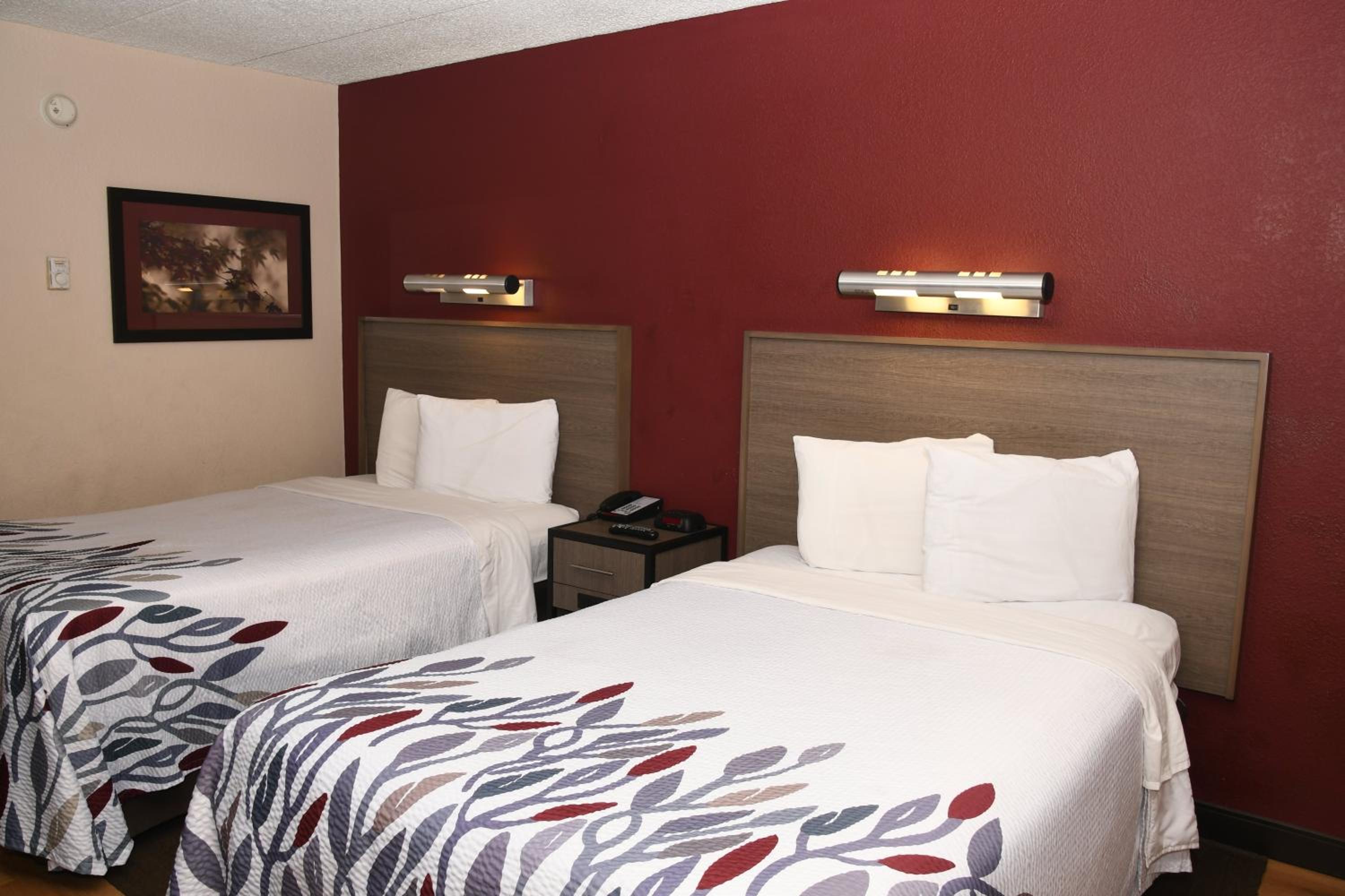 Deluxe Room with Two Double Beds Smoke Free - Photo 2