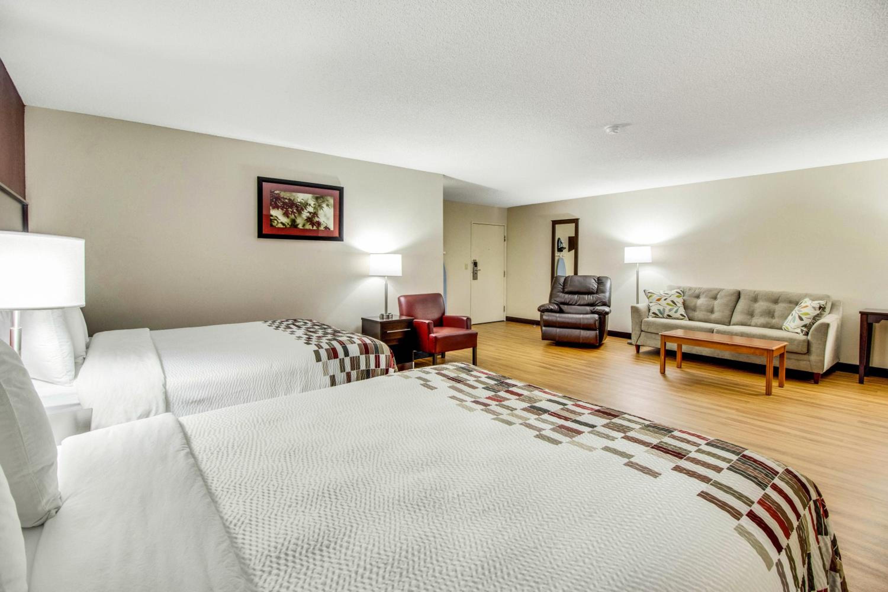 Superior Room with Two Queen Beds Larger Room Non-Smoking photo 2