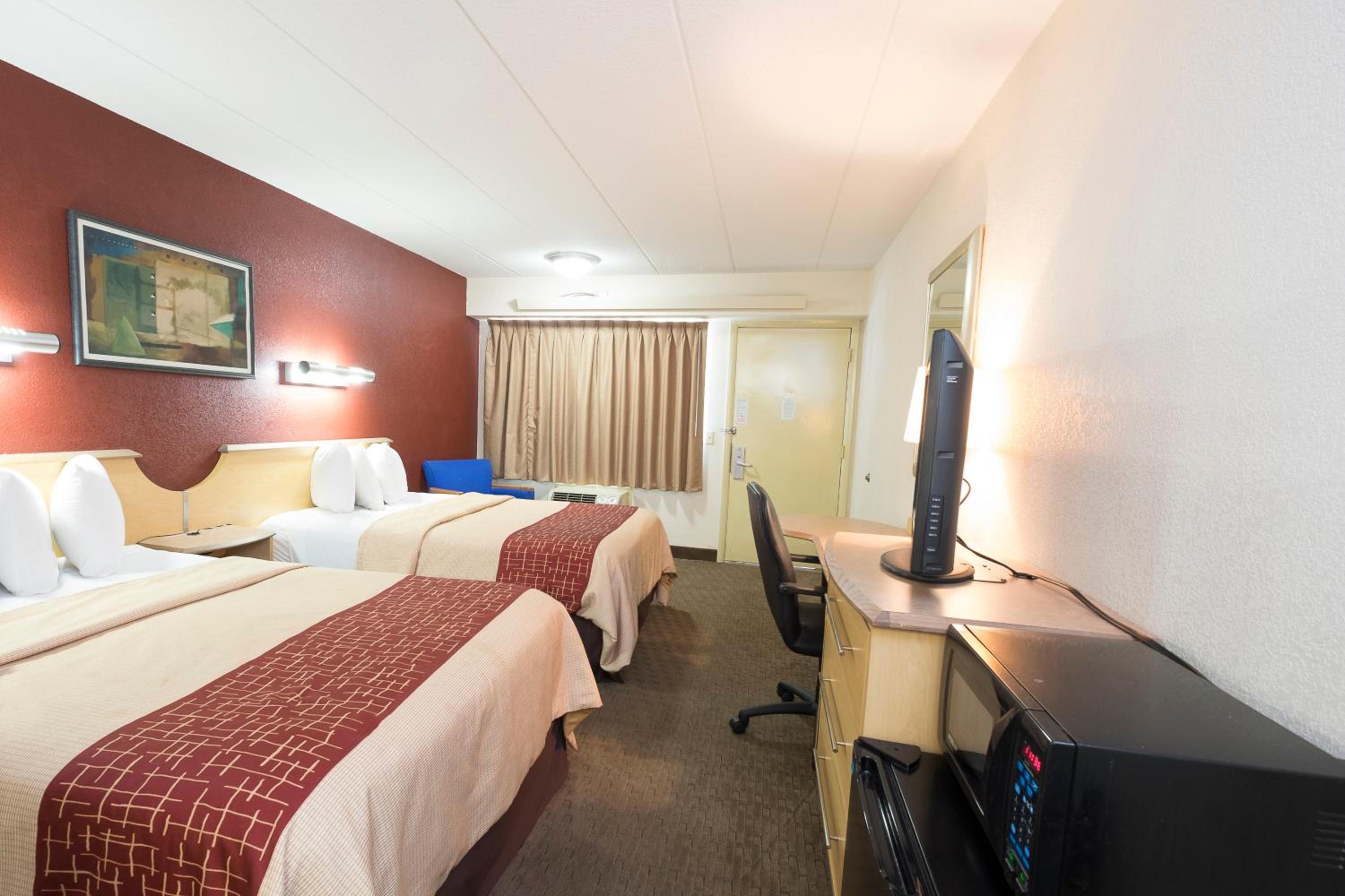 Deluxe Room with Two Queen Beds Non-Smoking photo 1