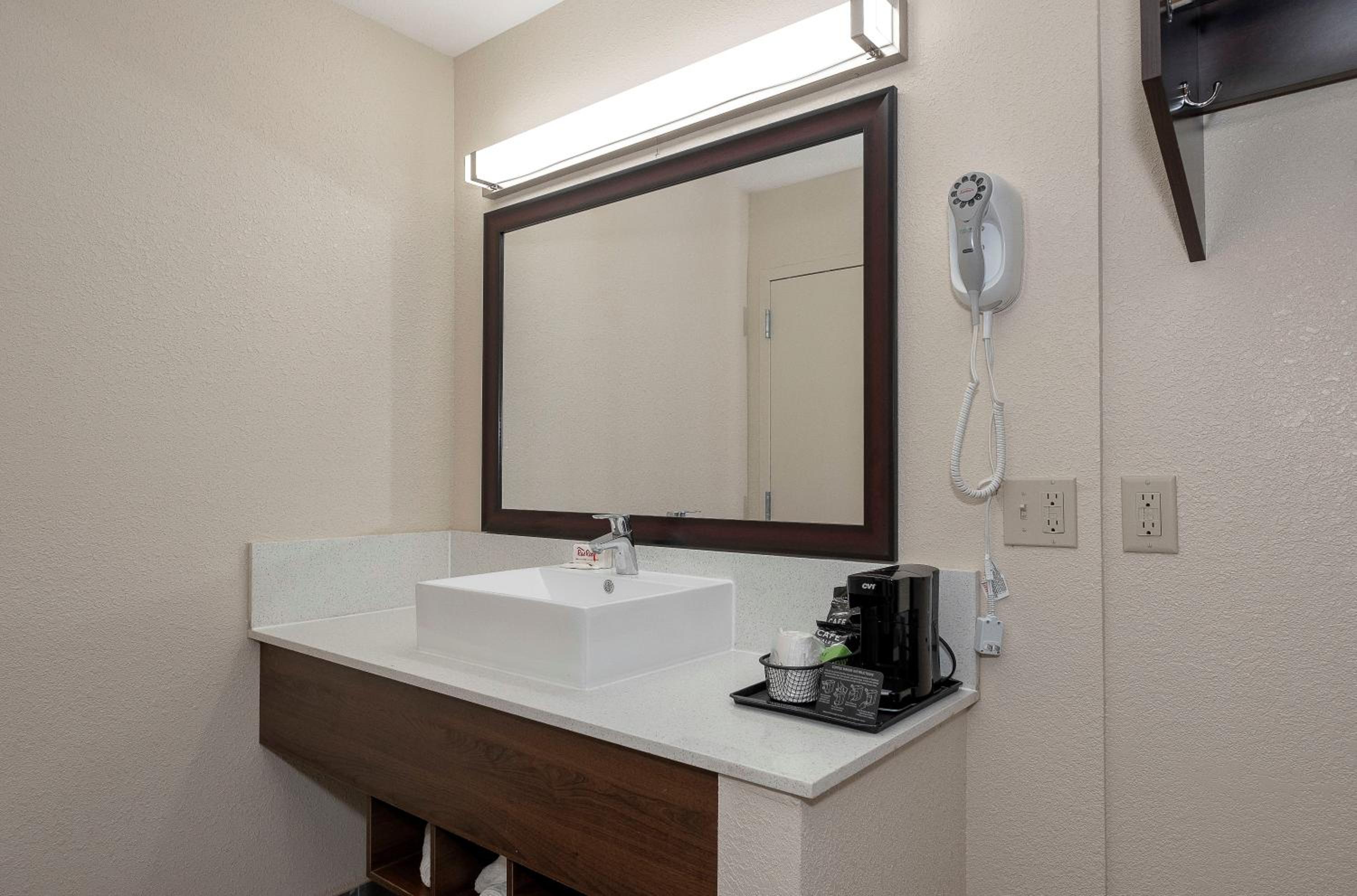 Superior King Room Smoke Free photo 2