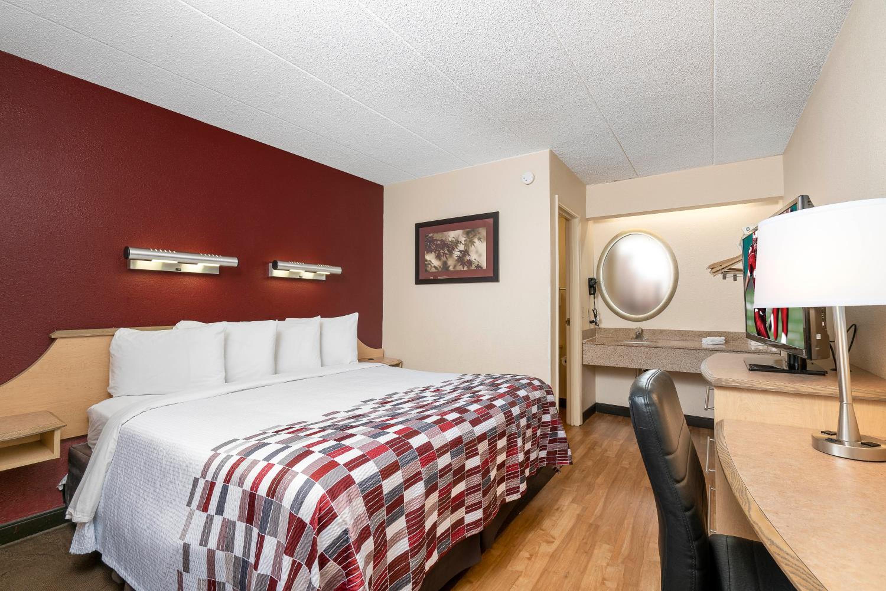 Deluxe King Room Non-Smoking - Photo 3