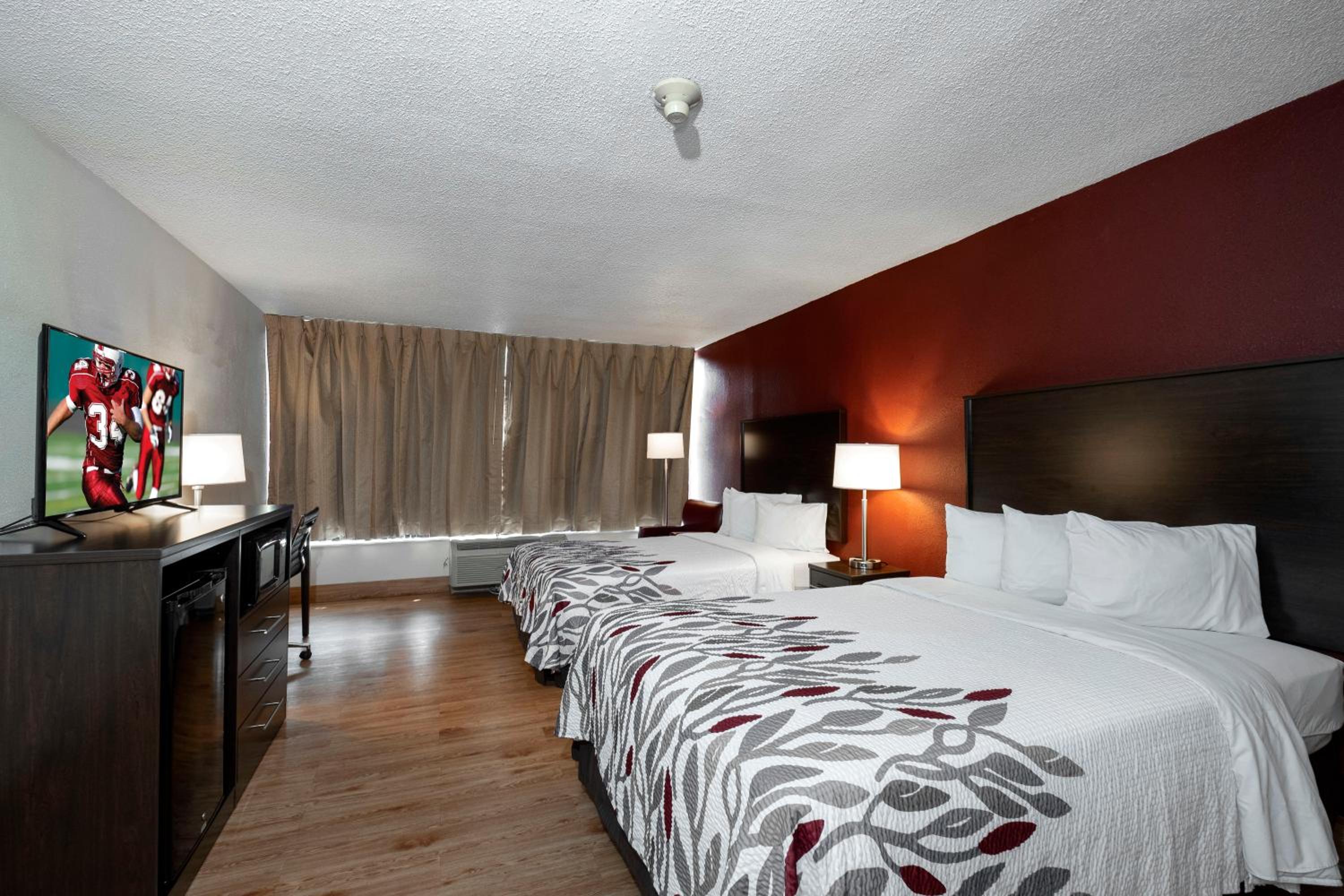 Deluxe Double Room with Two Double Beds - Non-Smoking - Photo 5