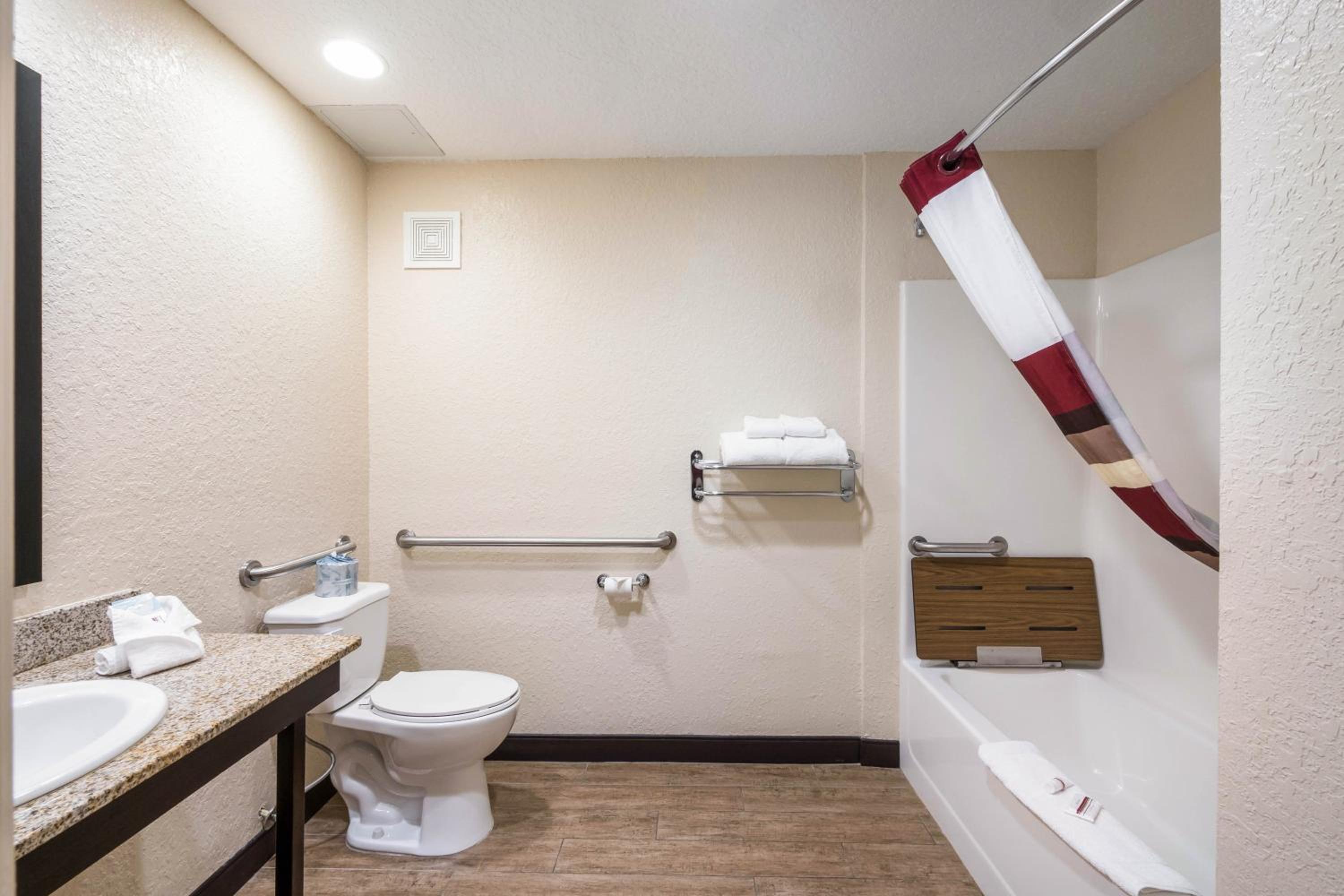 Standard King Room Disability Access Smoke Free - Photo 3