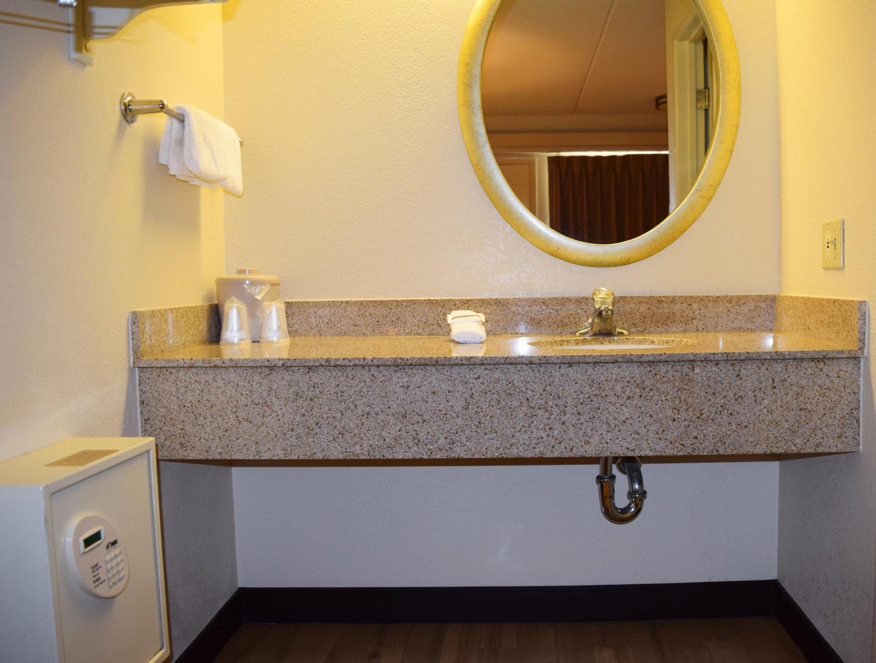  Superior King Room Disability Access Smoke Free photo 2