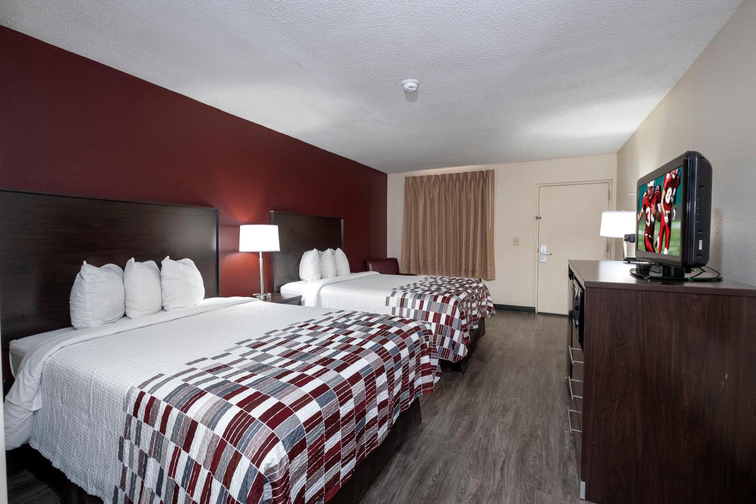 Deluxe Queen Room with Two Queen Beds - Non-Smoking photo 1