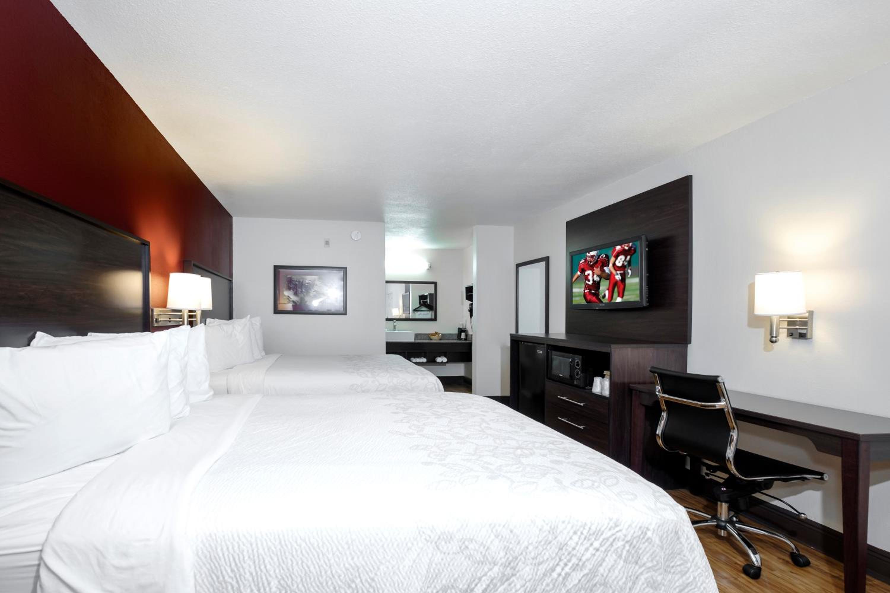 Superior Queen Room with Two Queen Beds (Smoking) (Accessible) photo 1