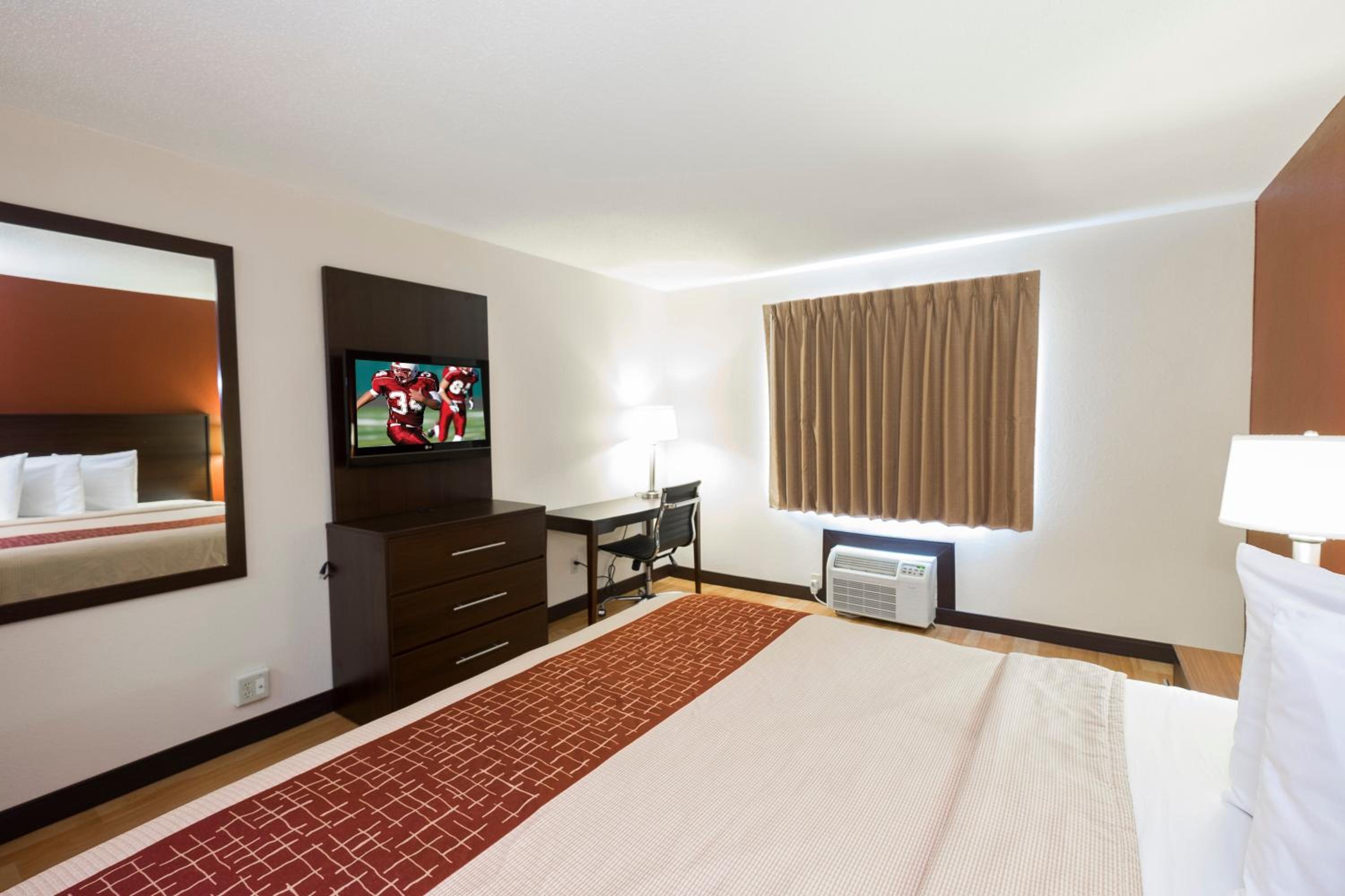 Deluxe King Room - Photo 5
