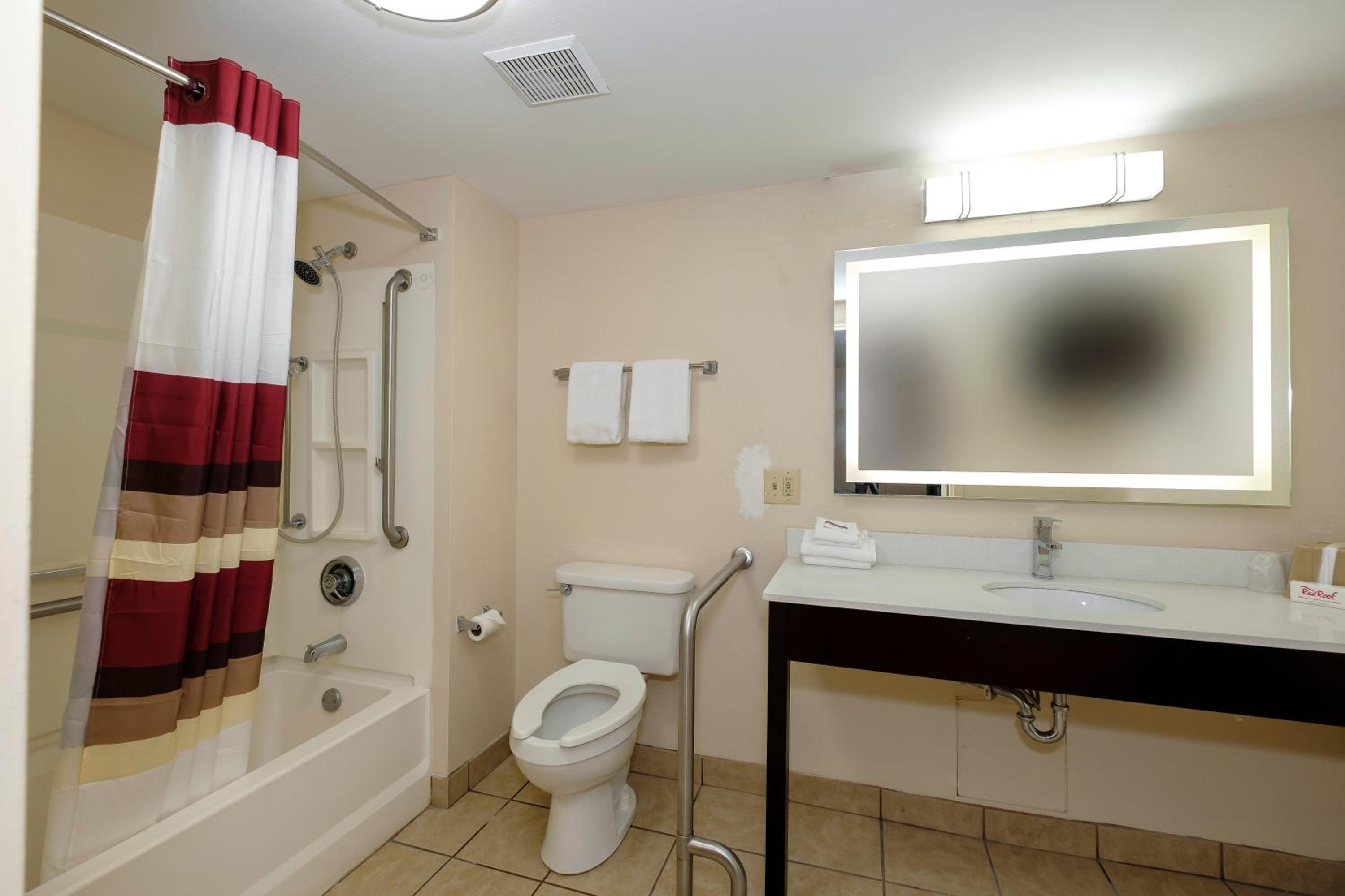 Deluxe King Room Disability Access - Non-Smoking