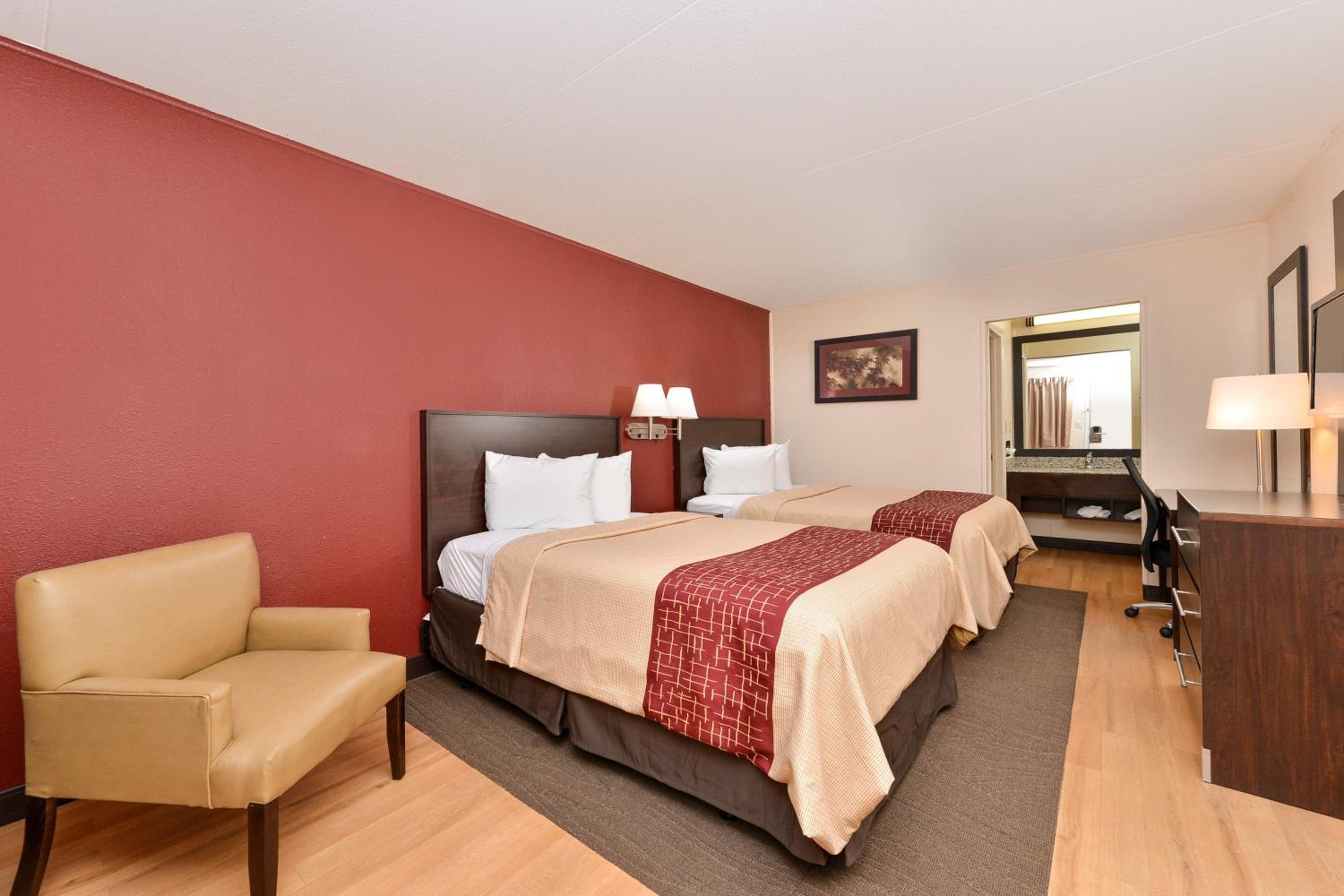 Deluxe Double Room with Two Double Beds Smoke-Free - Photo 1
