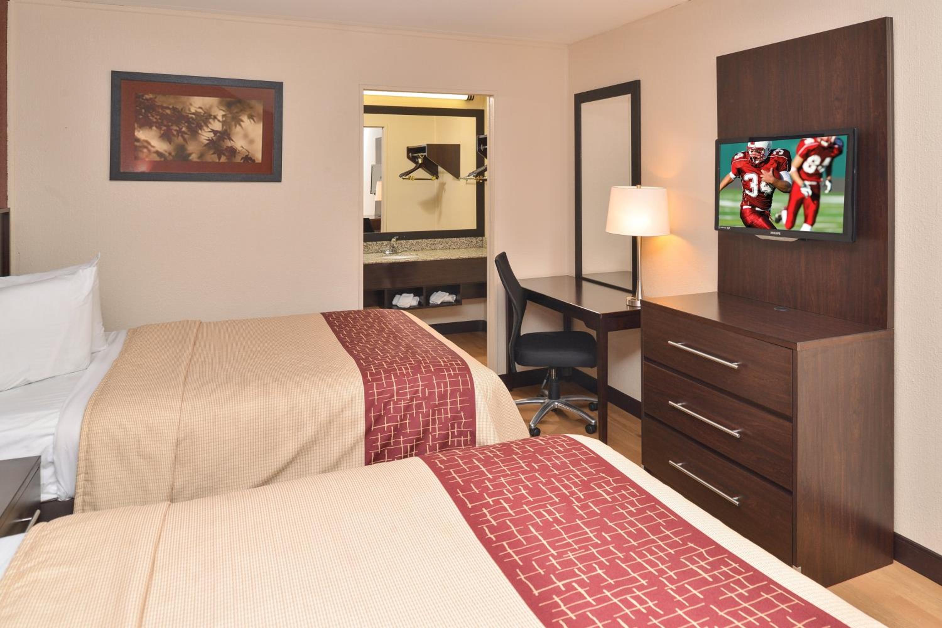 Deluxe Double Room with Two Double Beds Smoke-Free - Photo 6