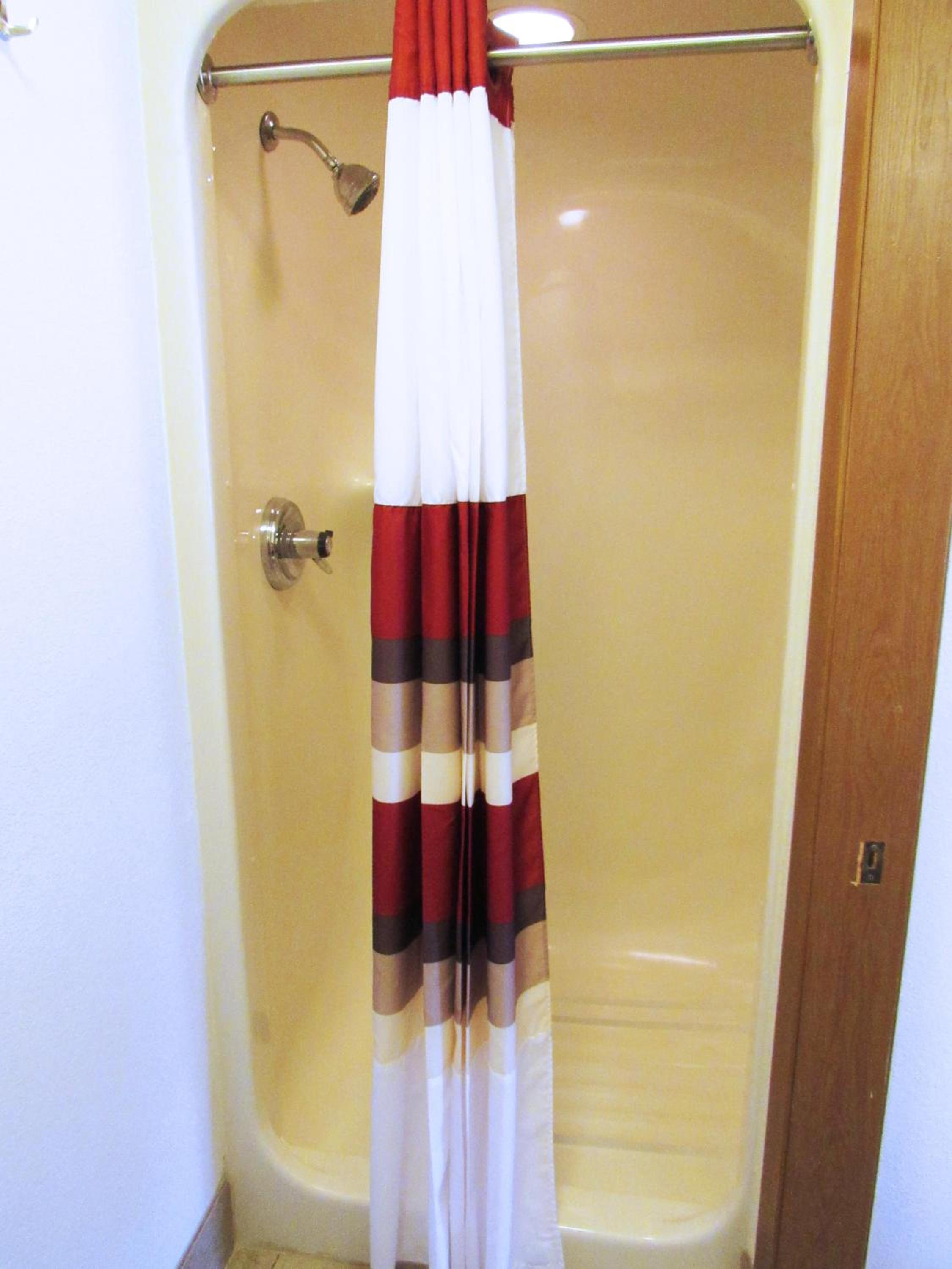 Deluxe Room with Two Double Beds Non-Smoking - Photo 4