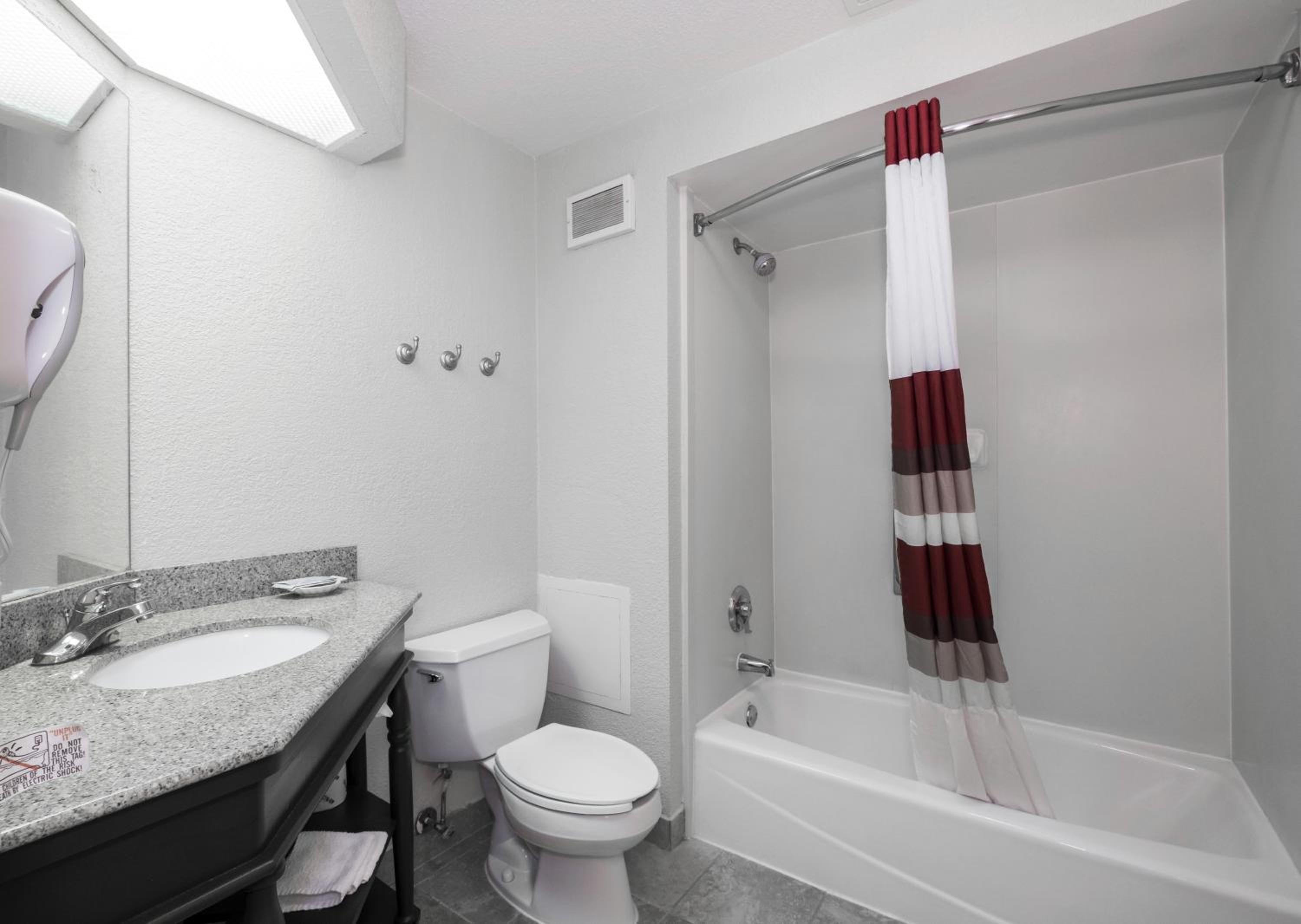 Superior Queen Room With Two Queen Beds - Non-Smoking photo 3