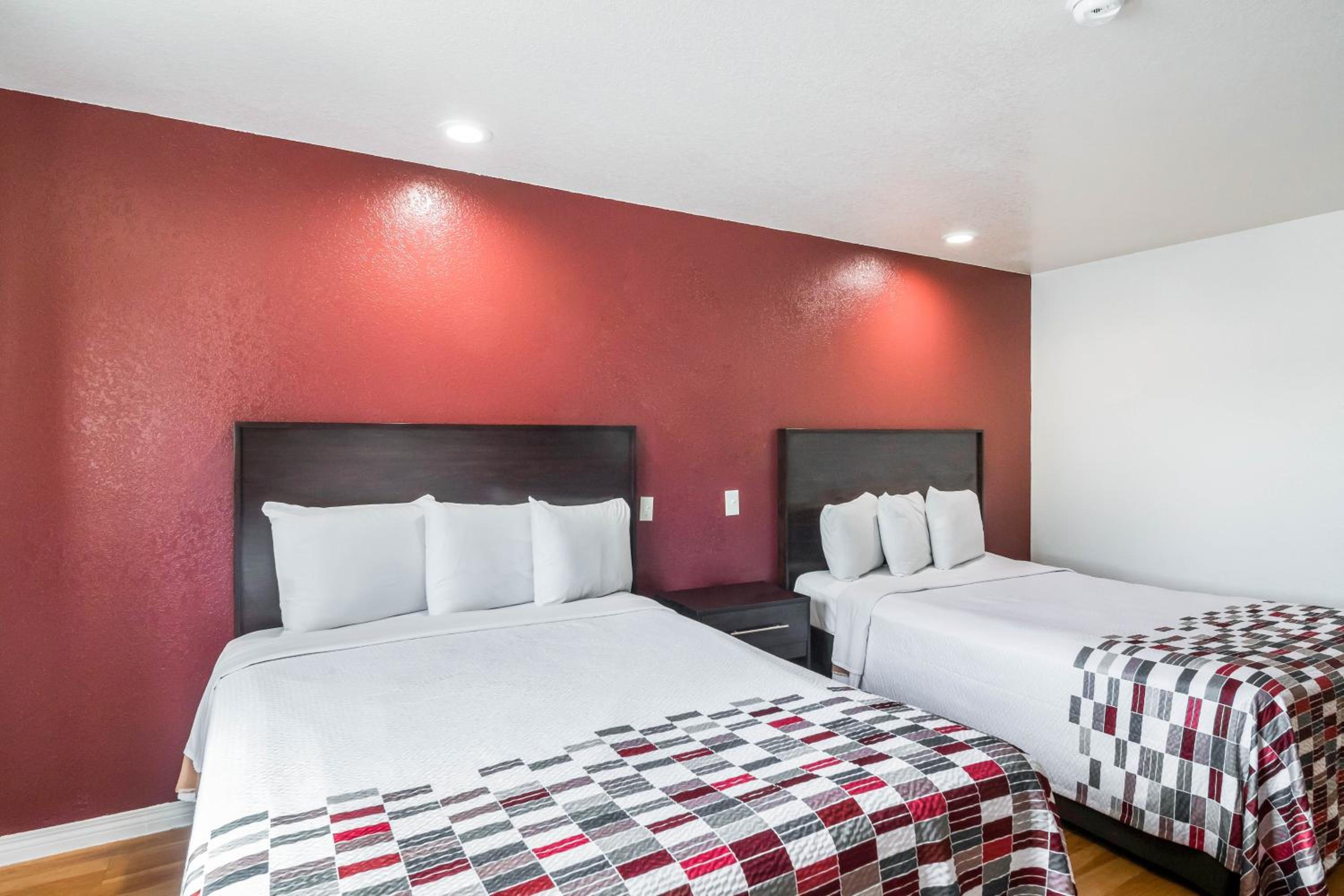 Deluxe Room with Two Queen Beds Non-Smoking - Photo 7