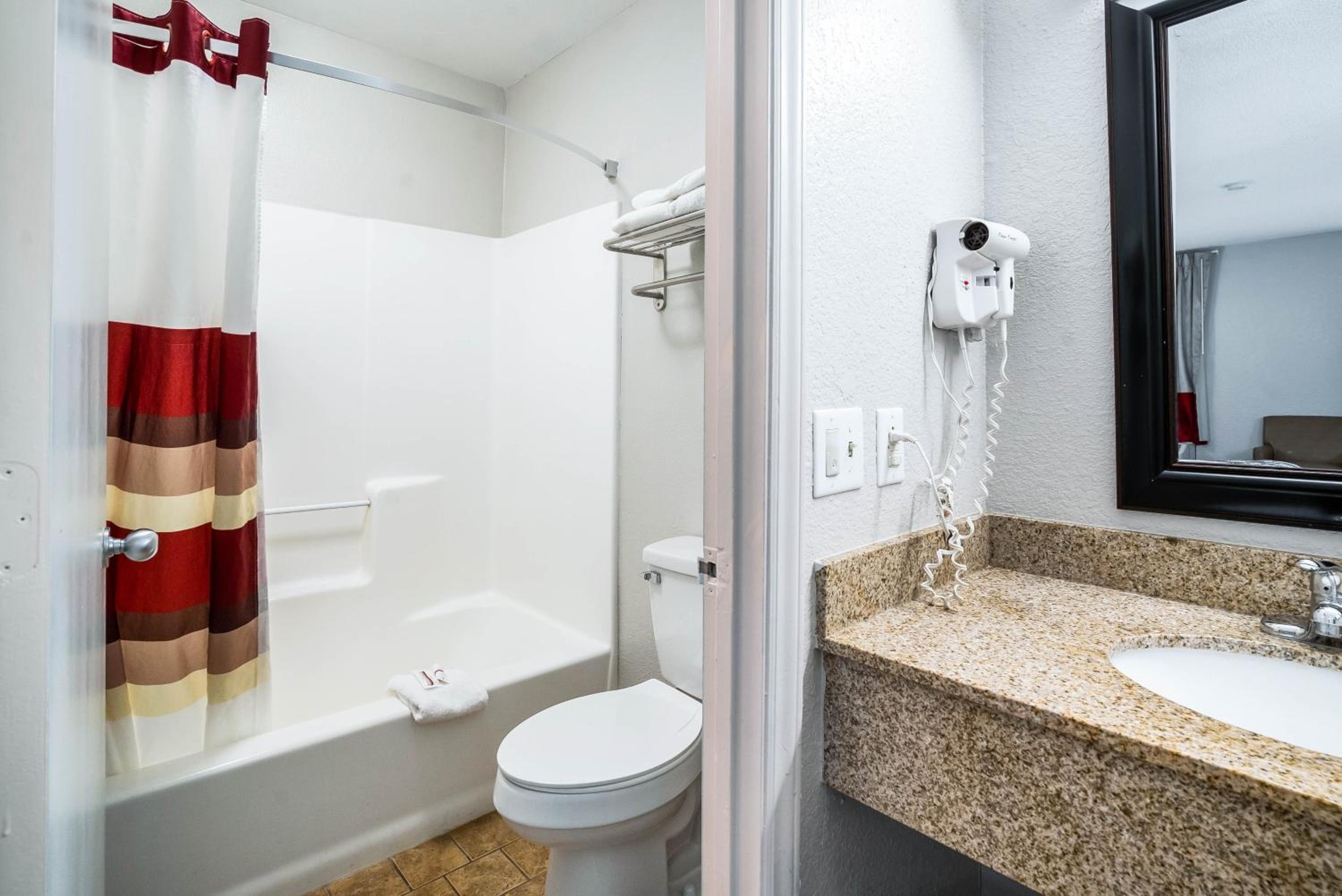 Deluxe Room with Two Double Beds Smoke Free - Photo 6