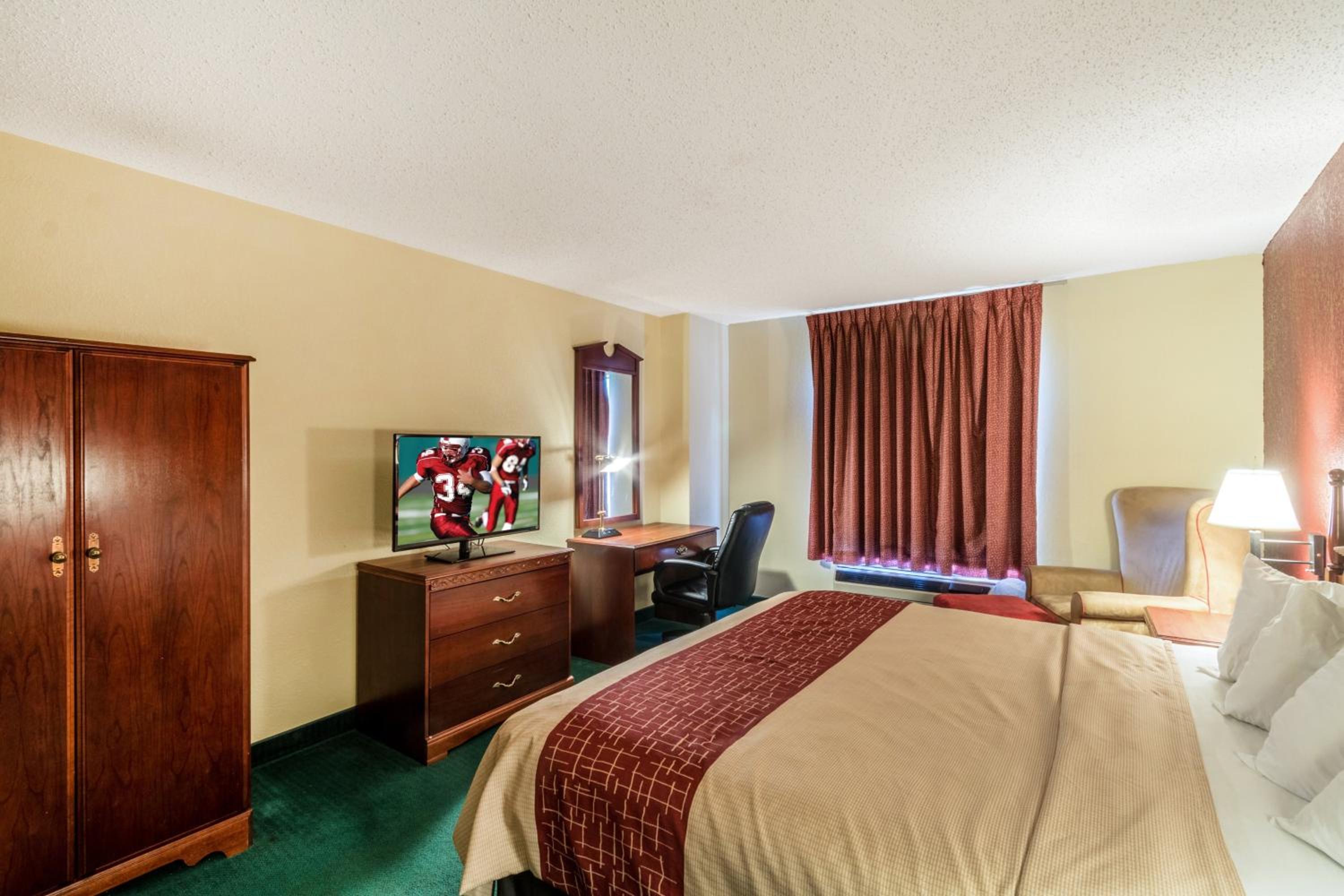 Deluxe King Room with Spa Bath Non Smoking - Photo 1