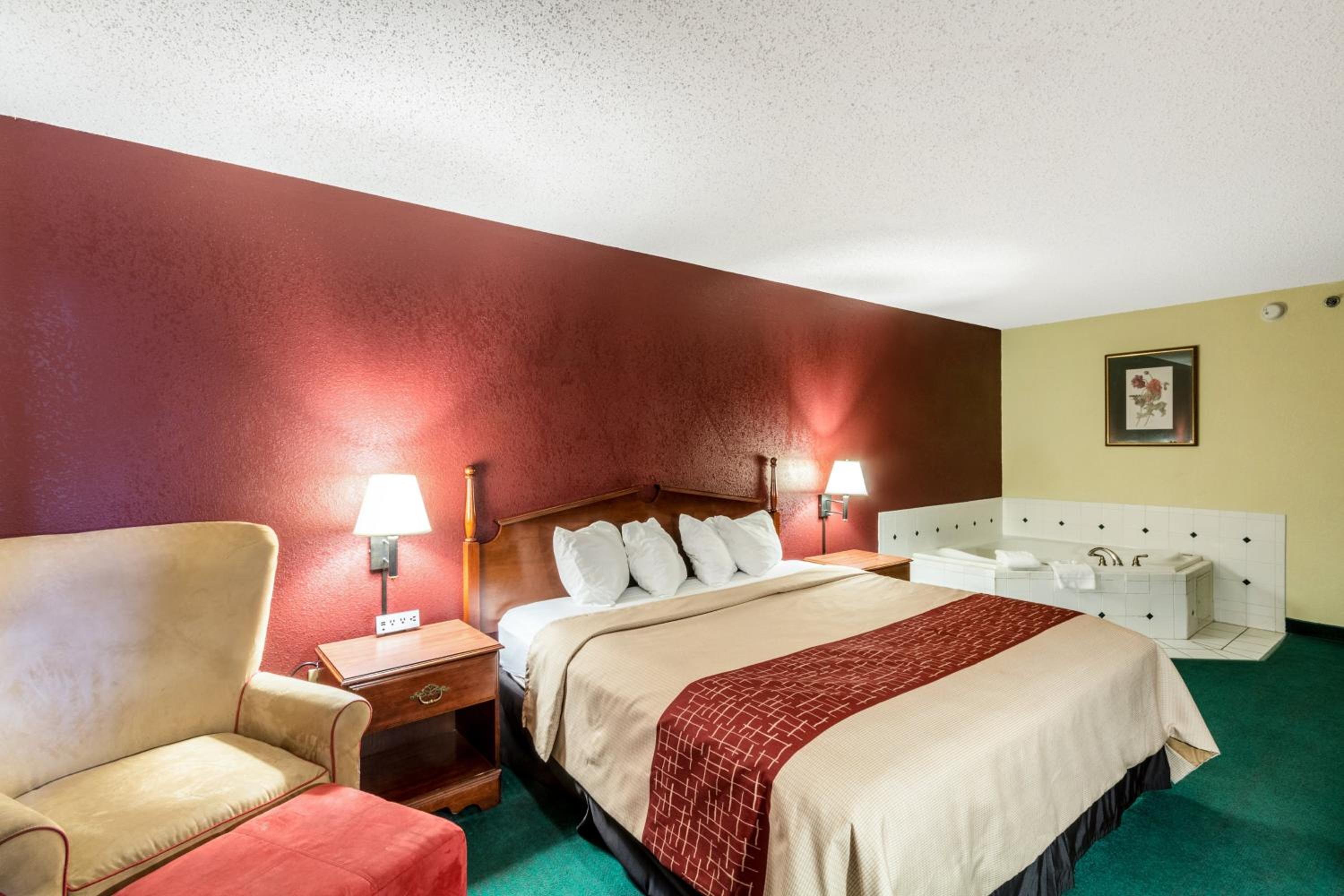Deluxe King Room with Spa Bath Non Smoking - Photo 4