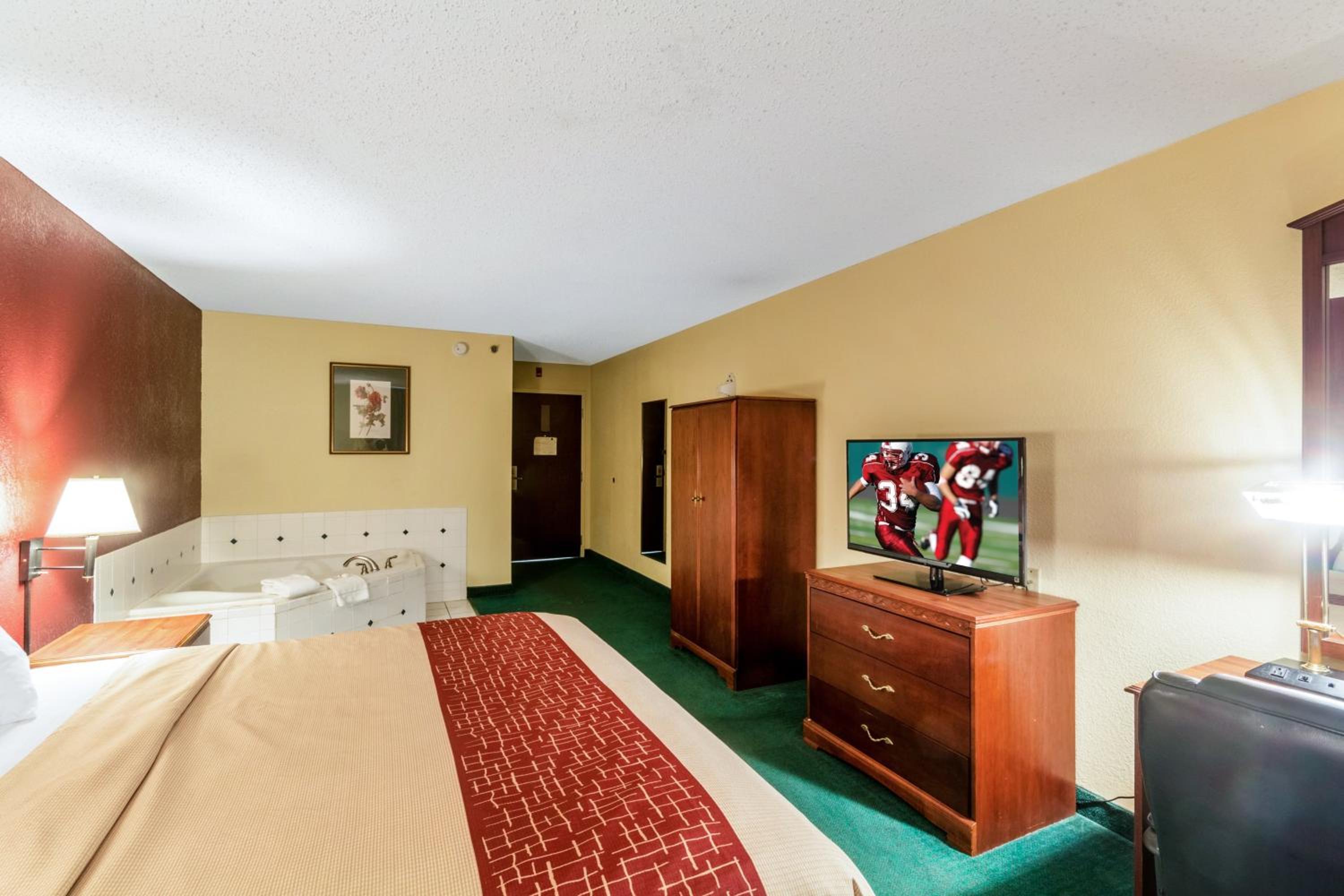 Deluxe King Room with Spa Bath Non Smoking - Photo 5