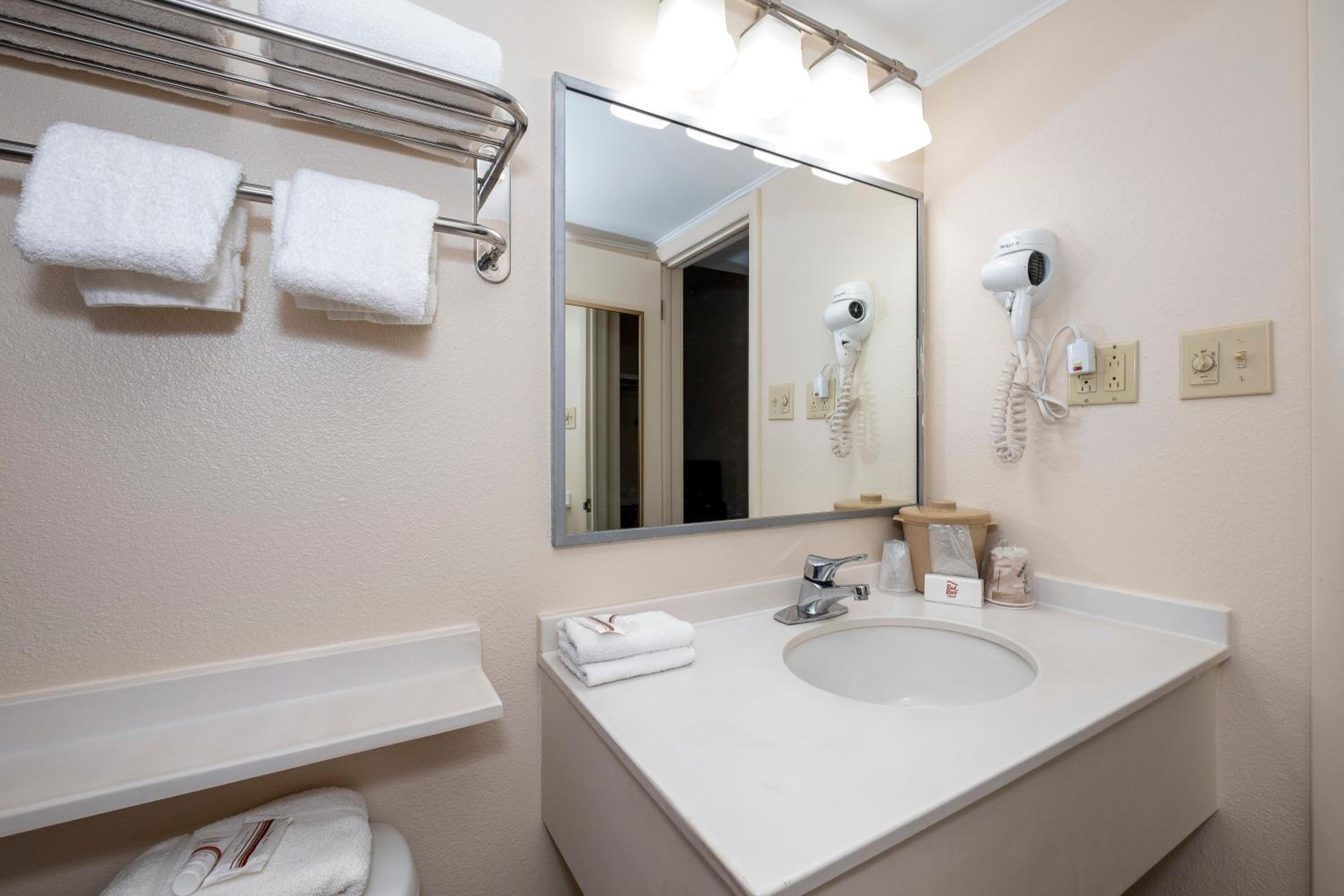 Deluxe Room With Two Double Beds Smoking  photo 2