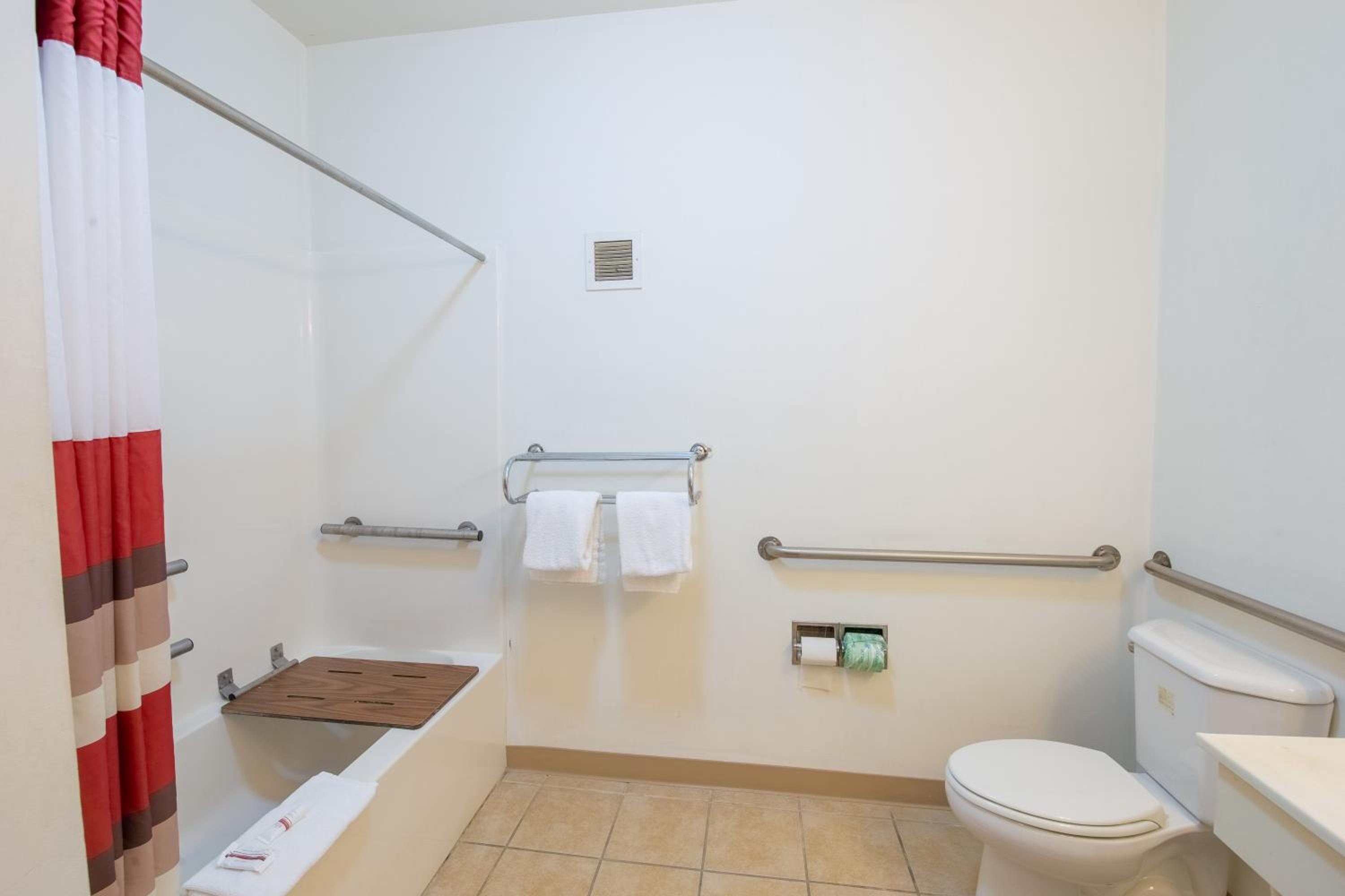  Deluxe Room with Two Double Beds Disability Access Non-Smoking - Photo 11