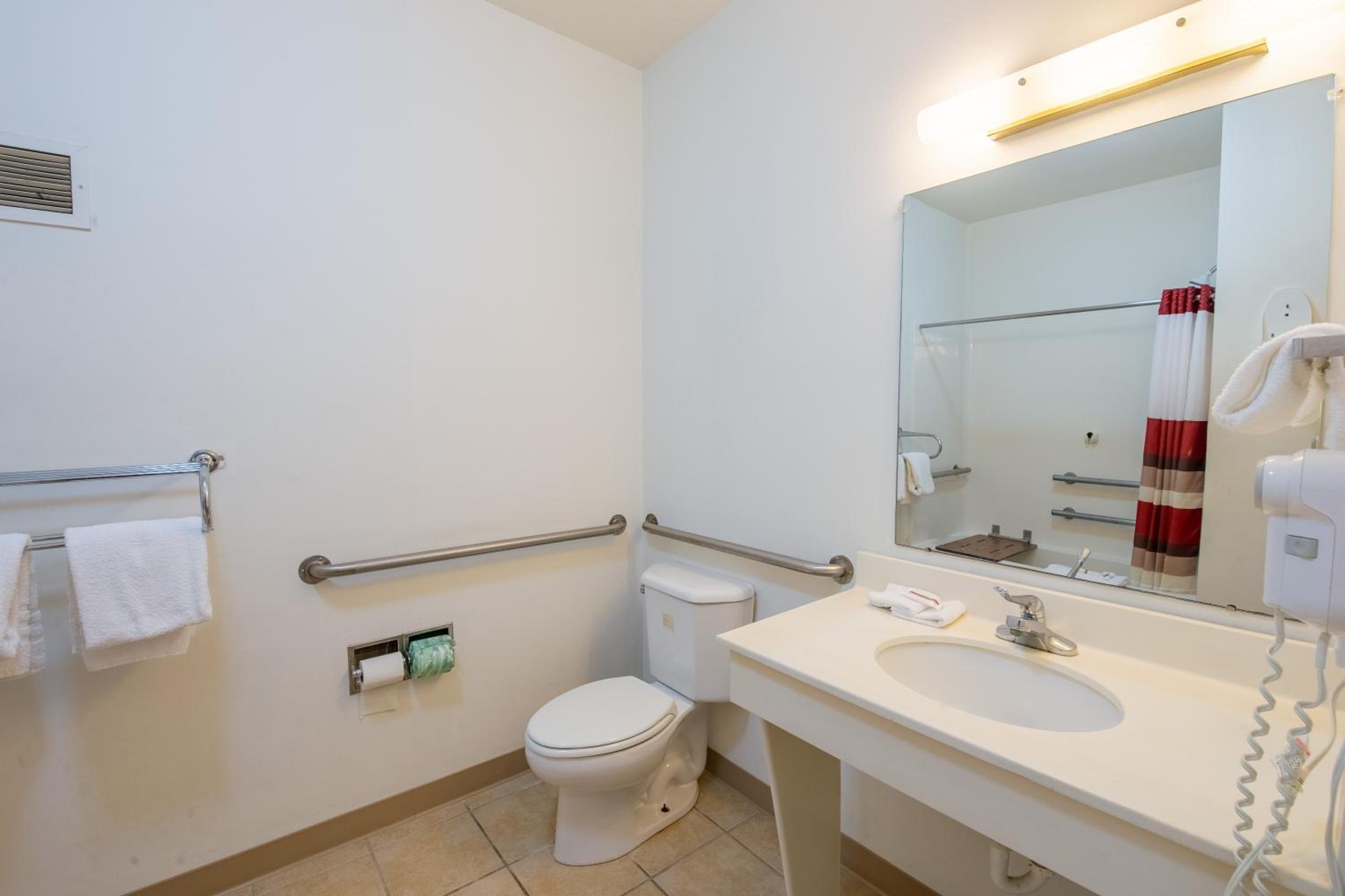  Deluxe Room with Two Double Beds Disability Access Non-Smoking - Photo 10