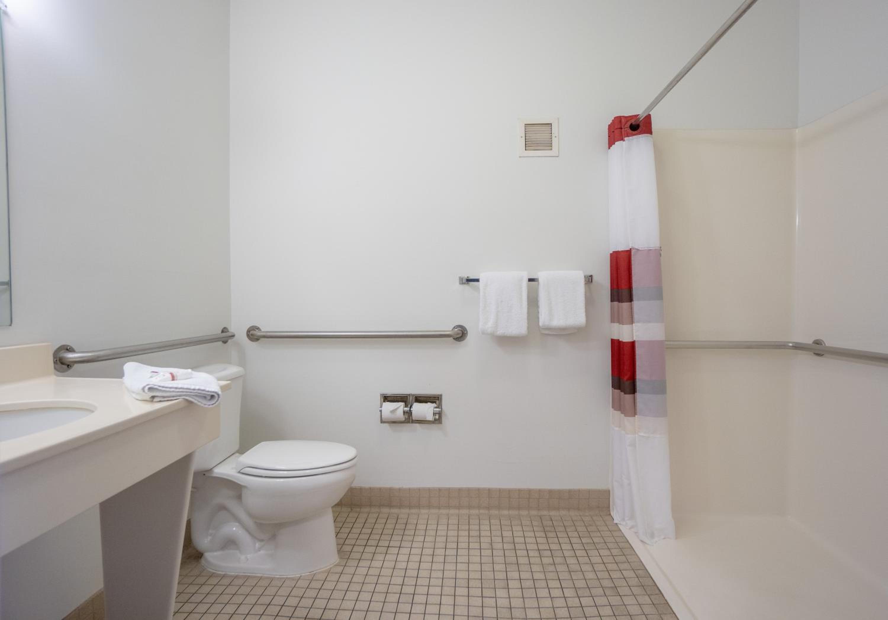  Deluxe Room with Two Double Beds Disability Access Non-Smoking - Photo 9