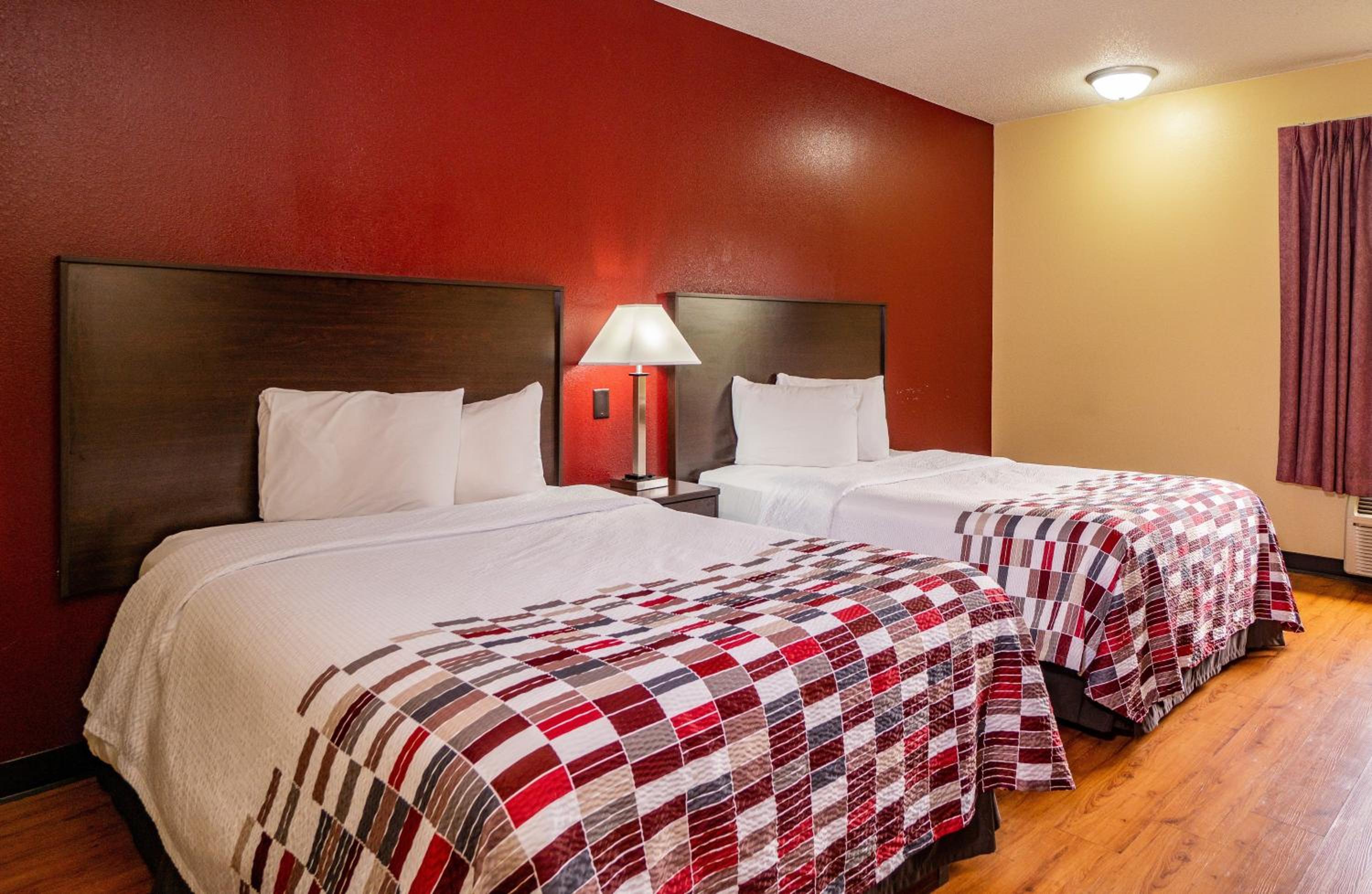 Deluxe Room with Two Double Beds Non-Smoking - Photo 3
