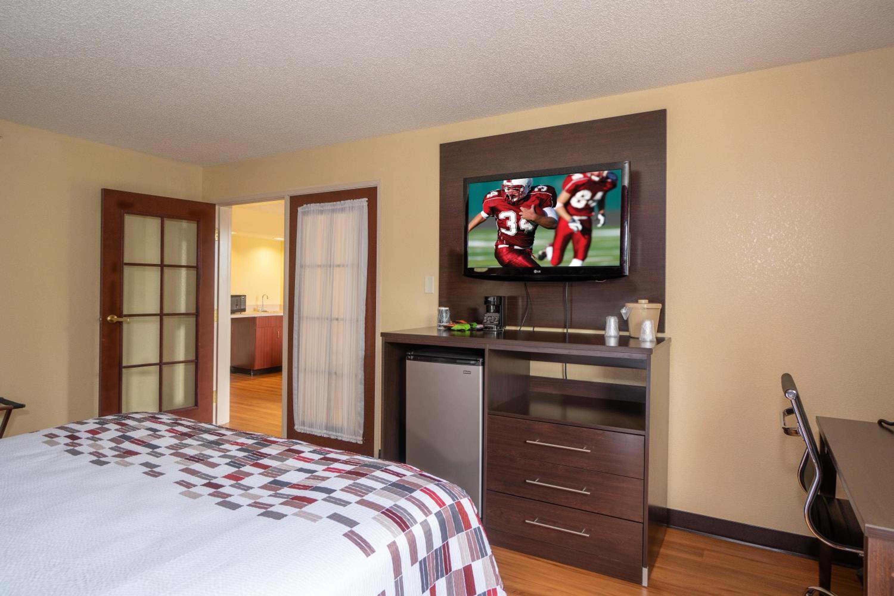 Suite King Room Non-Smoking - Photo 7
