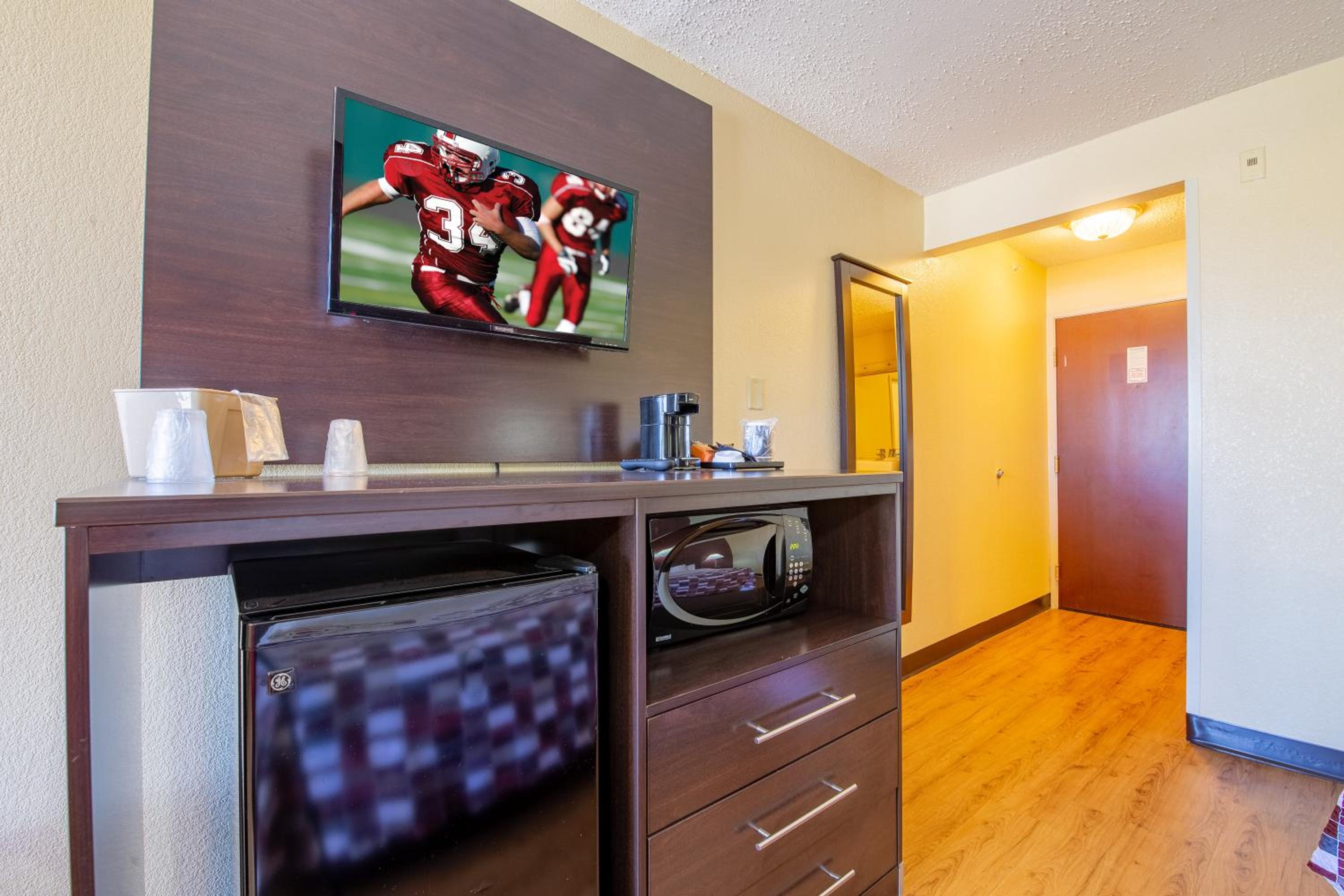 Deluxe Room with Two Double Beds Disability Access Non-Smoking - Photo 8