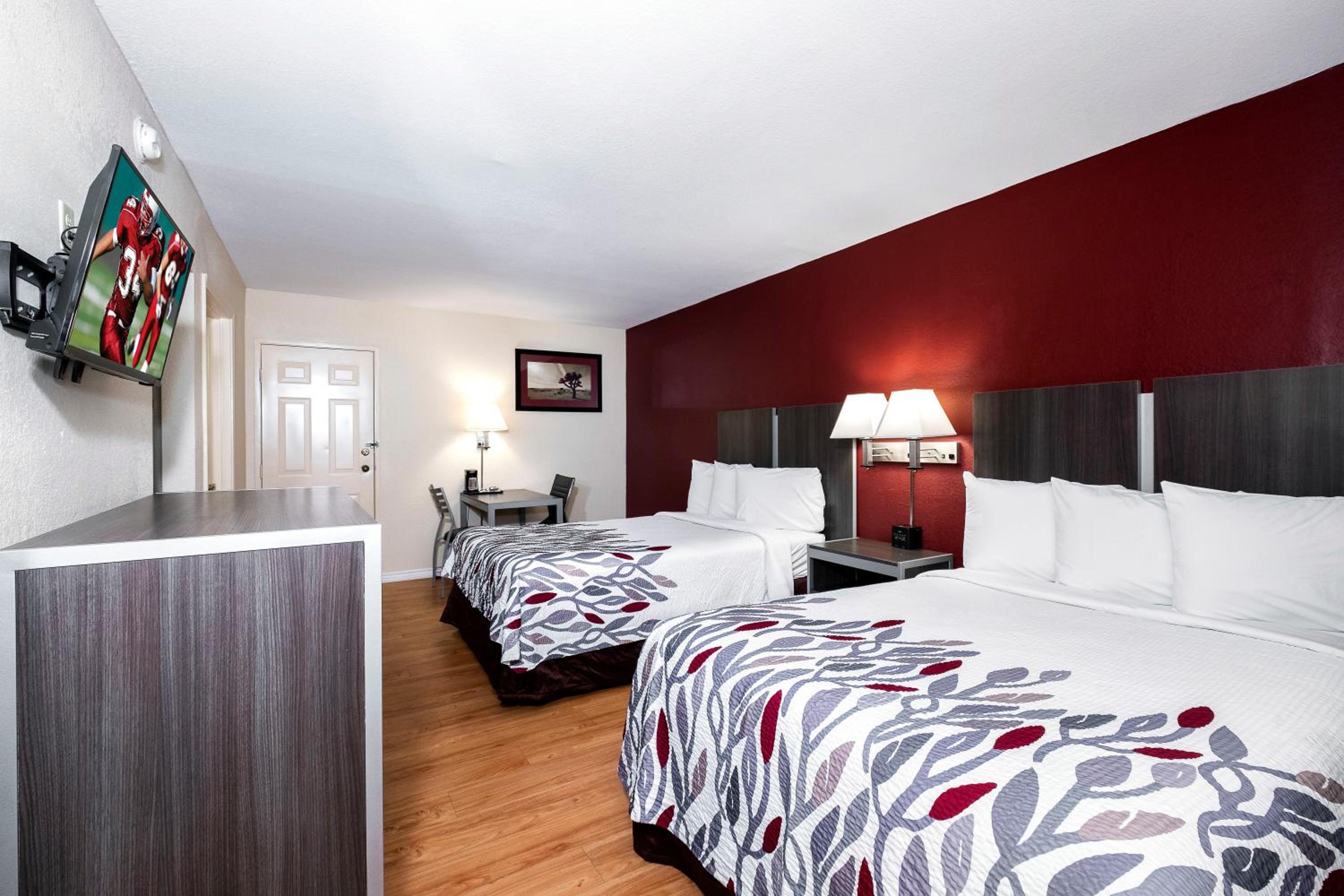 Deluxe Double Room with Two Double Beds Disability Access Non-Smoking - Photo 1