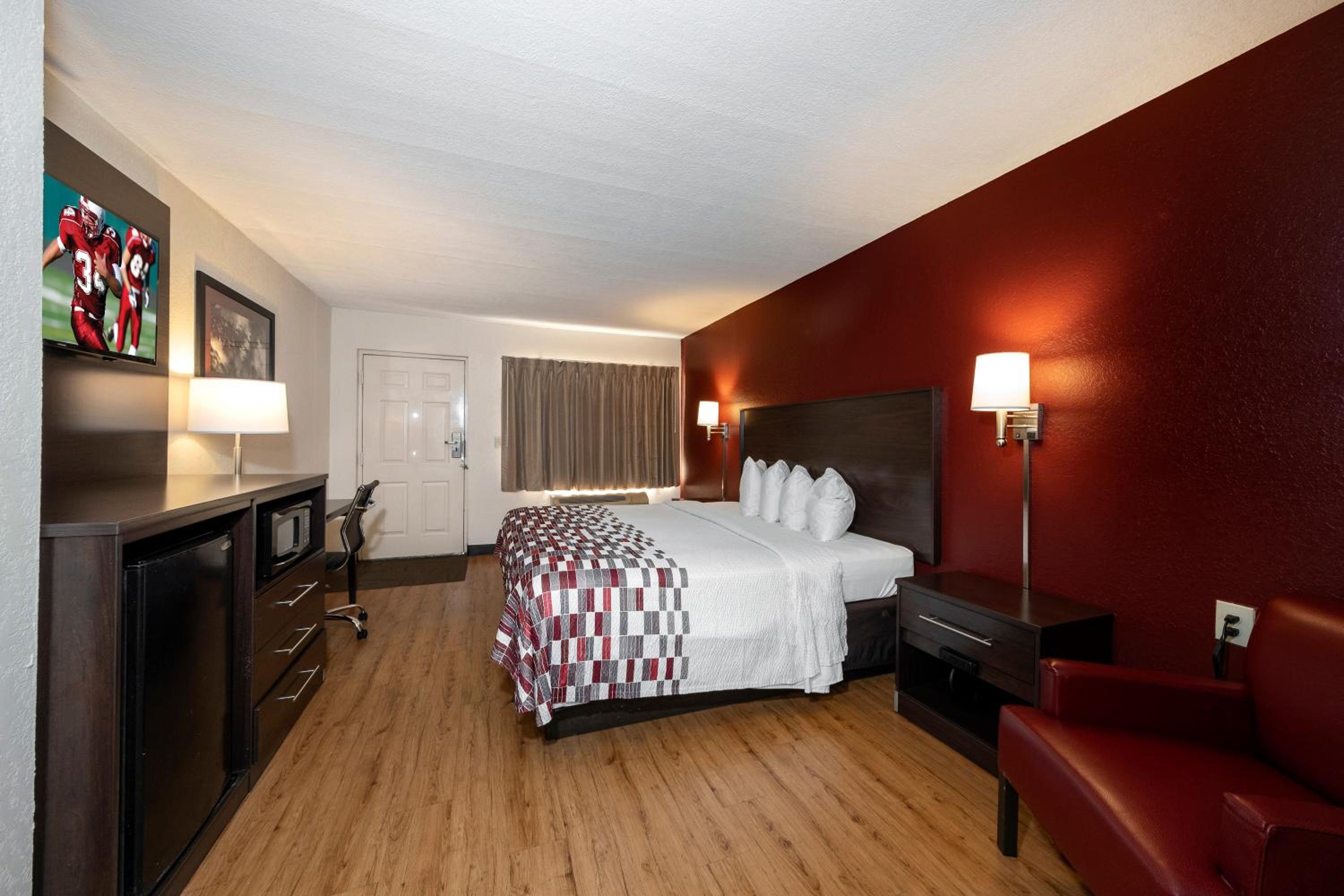 Deluxe King Room Smoking - Photo 4