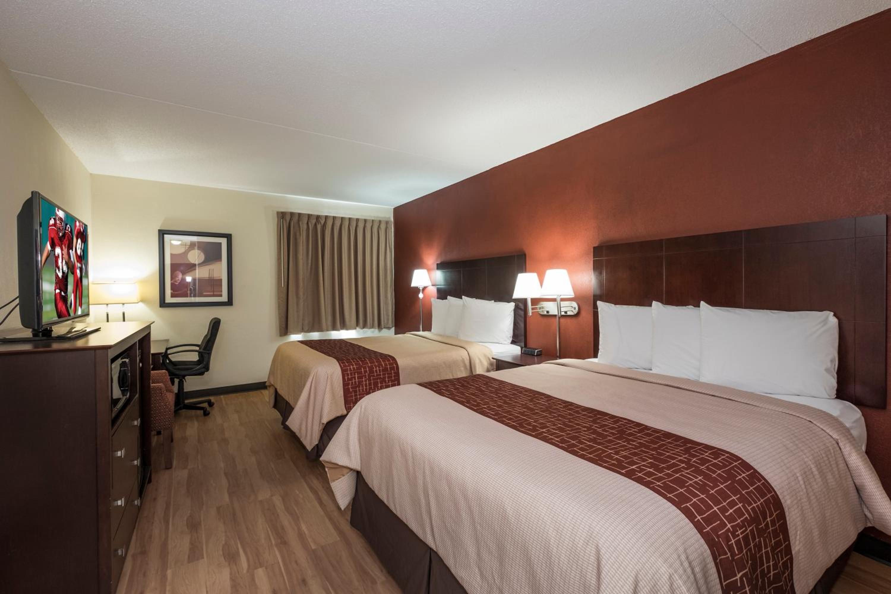 Deluxe Queen Room with Two Queen Beds - Non-Smoking - Photo 1