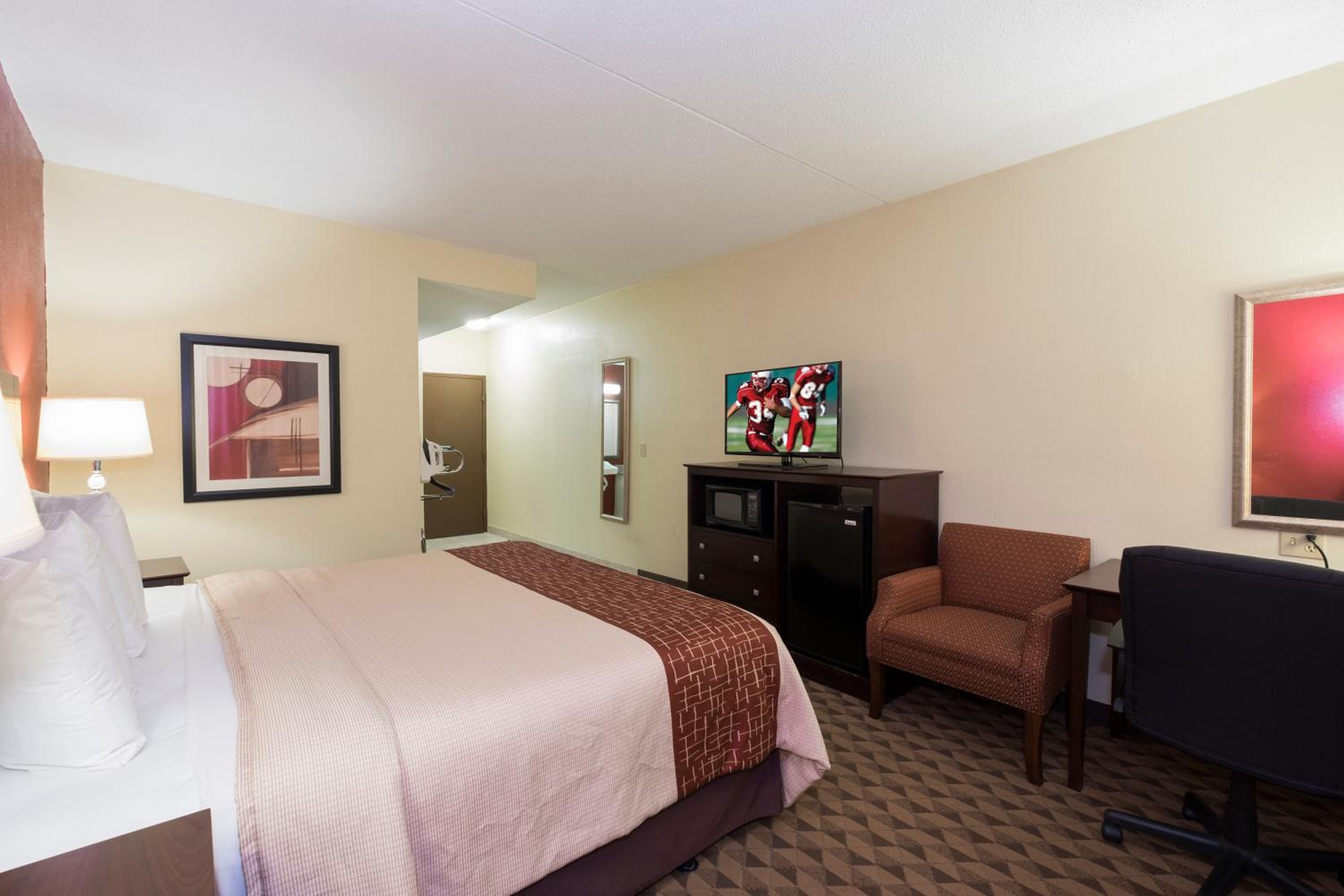 Superior King Suite - Non-Smoking - Photo 5