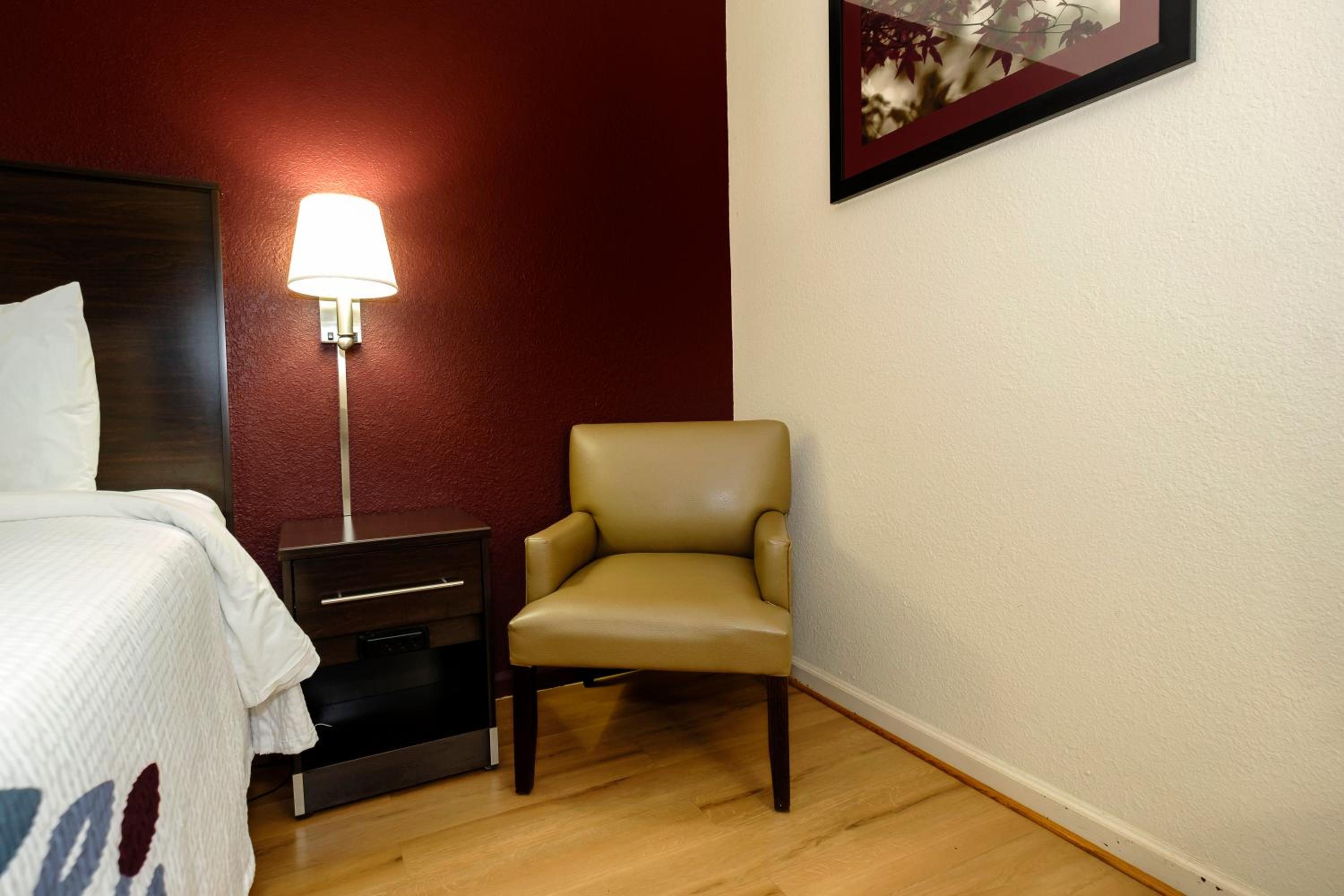 Deluxe Room with Two Queen Beds Smoke Free photo 3