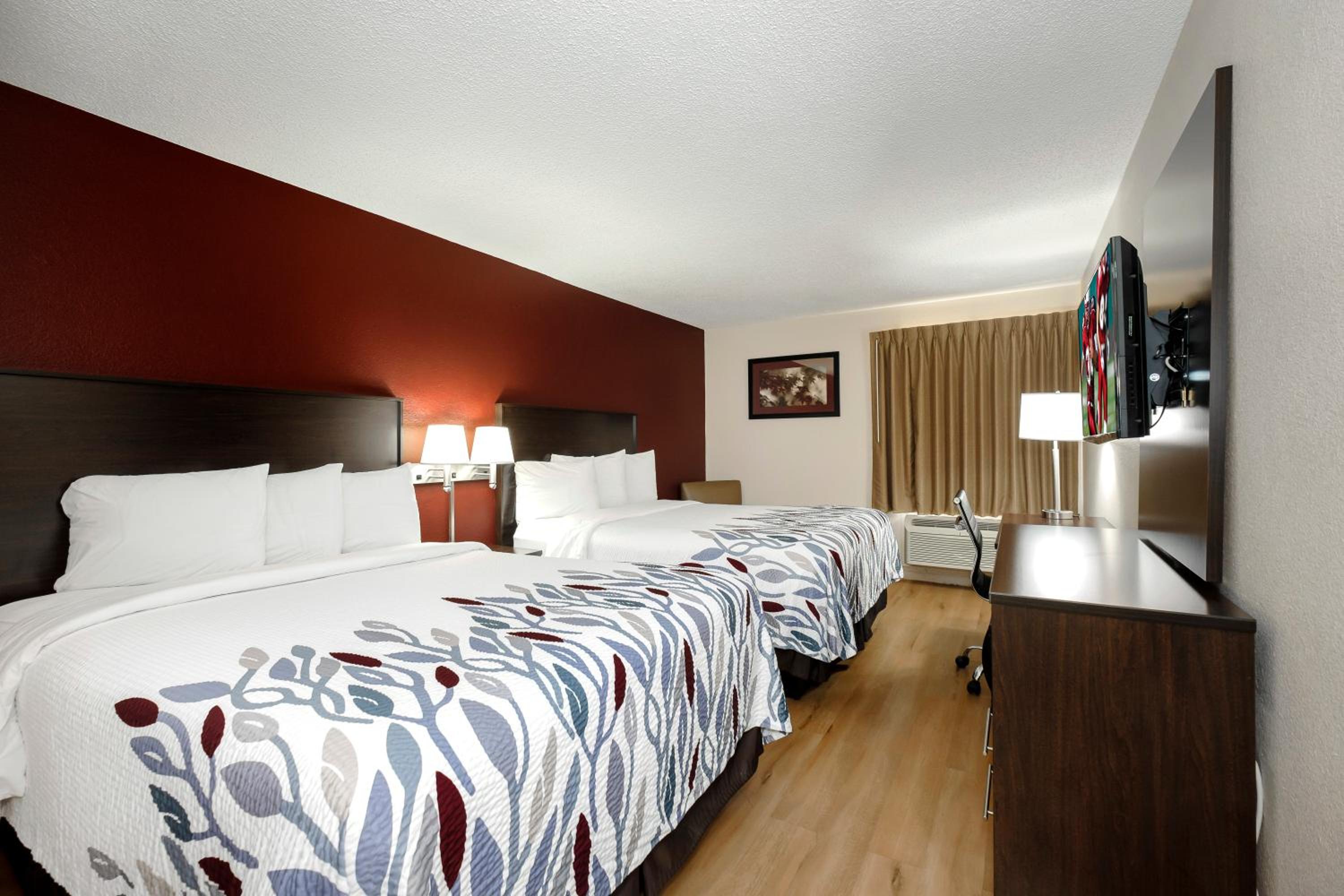 Deluxe Room with Two Queen Beds Smoke Free photo 1