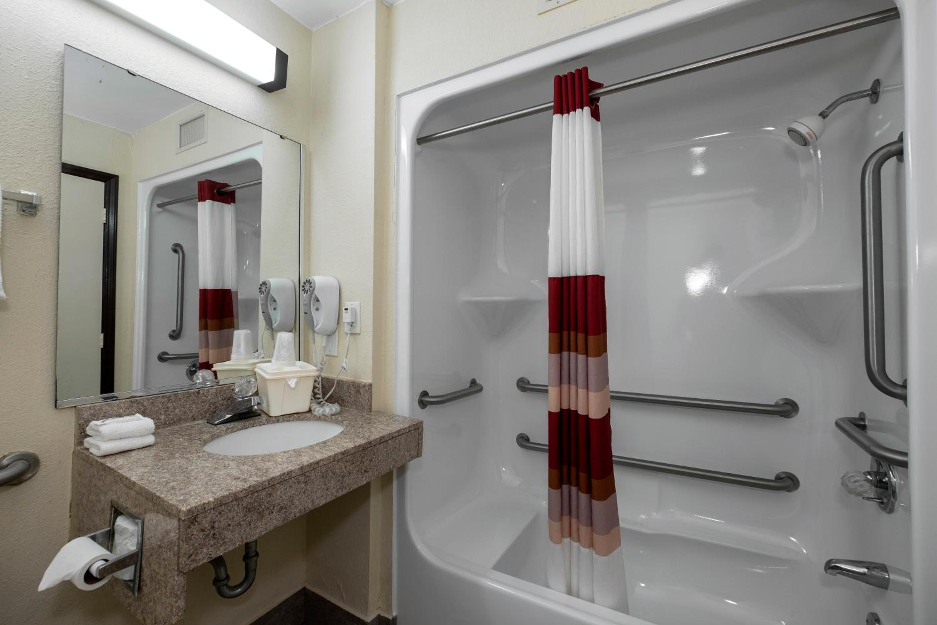 Superior King Room with Disability Access Non-Smoking - Photo 2