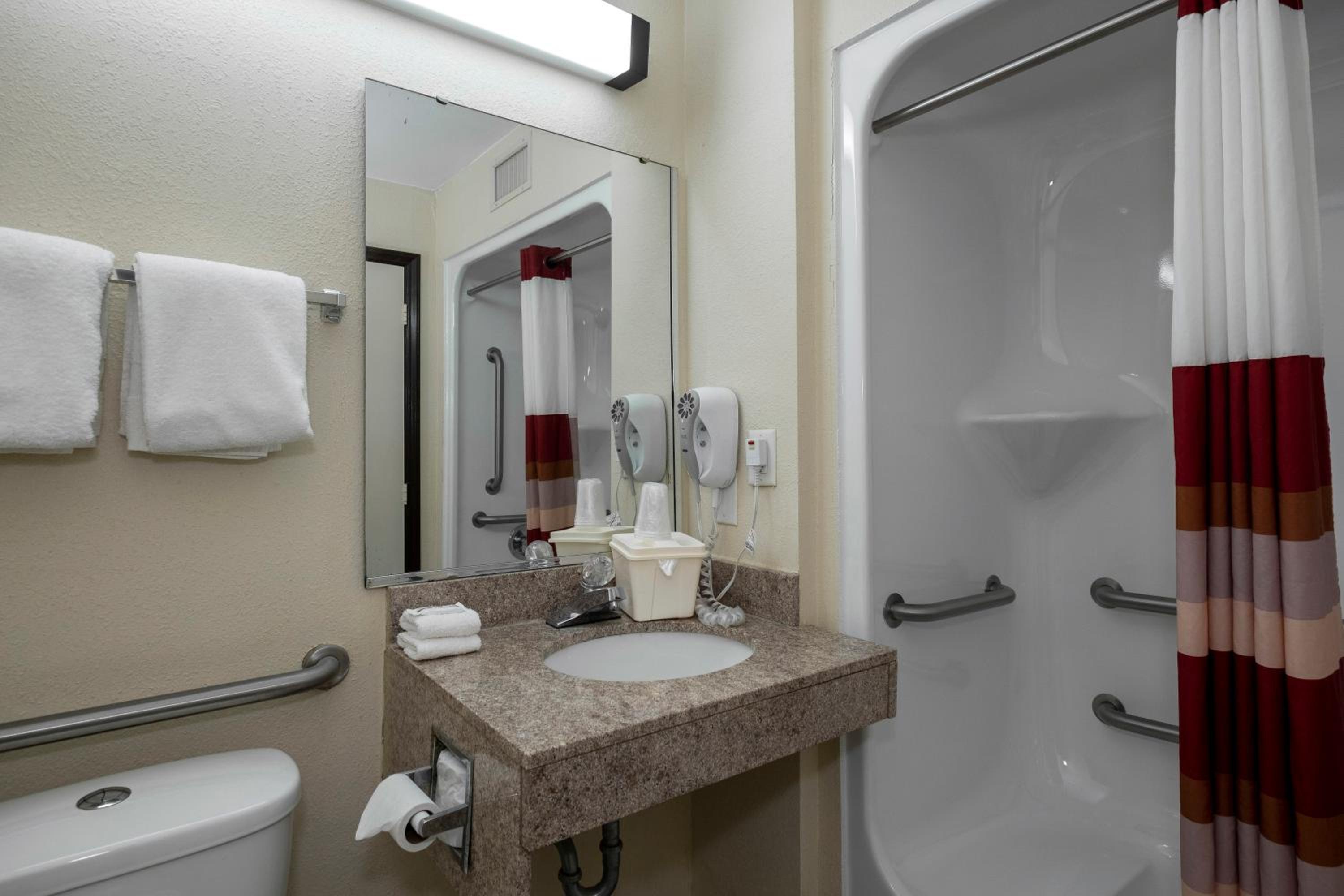 Superior King Room with Disability Access Non-Smoking - Photo 3