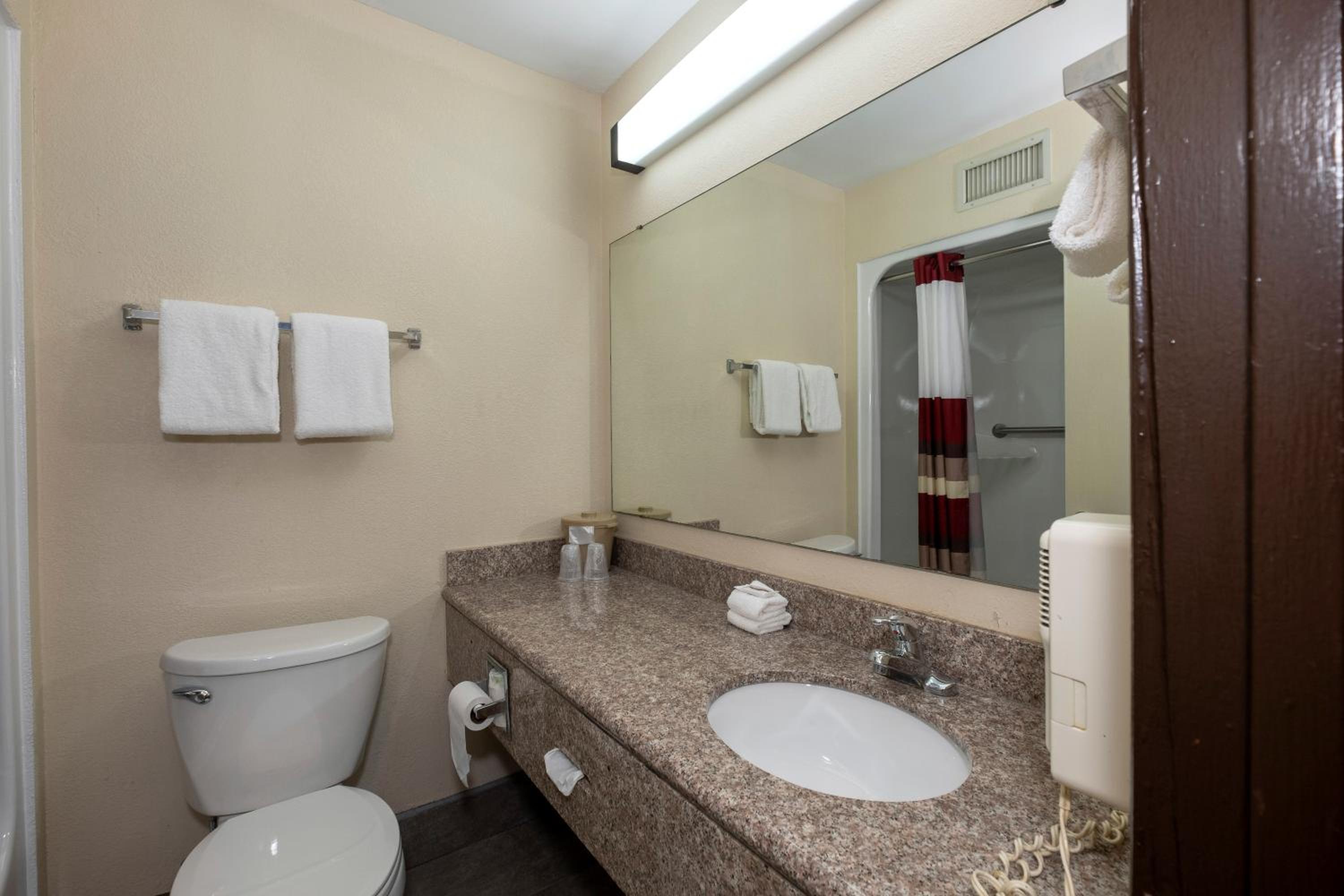 Deluxe Double Room with Two Double Beds Non-Smoking - Photo 3