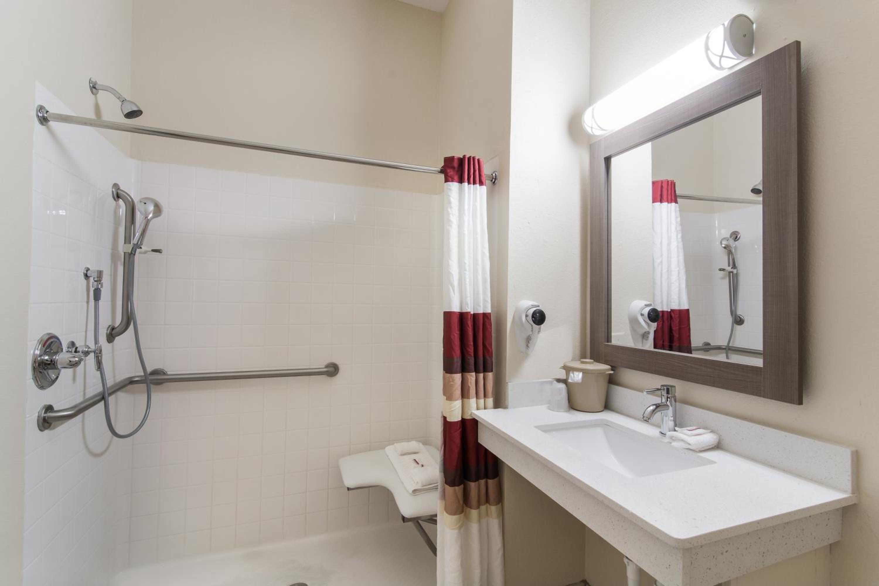 Superior King Room - Disability Access/Non-Smoking  - Photo 5