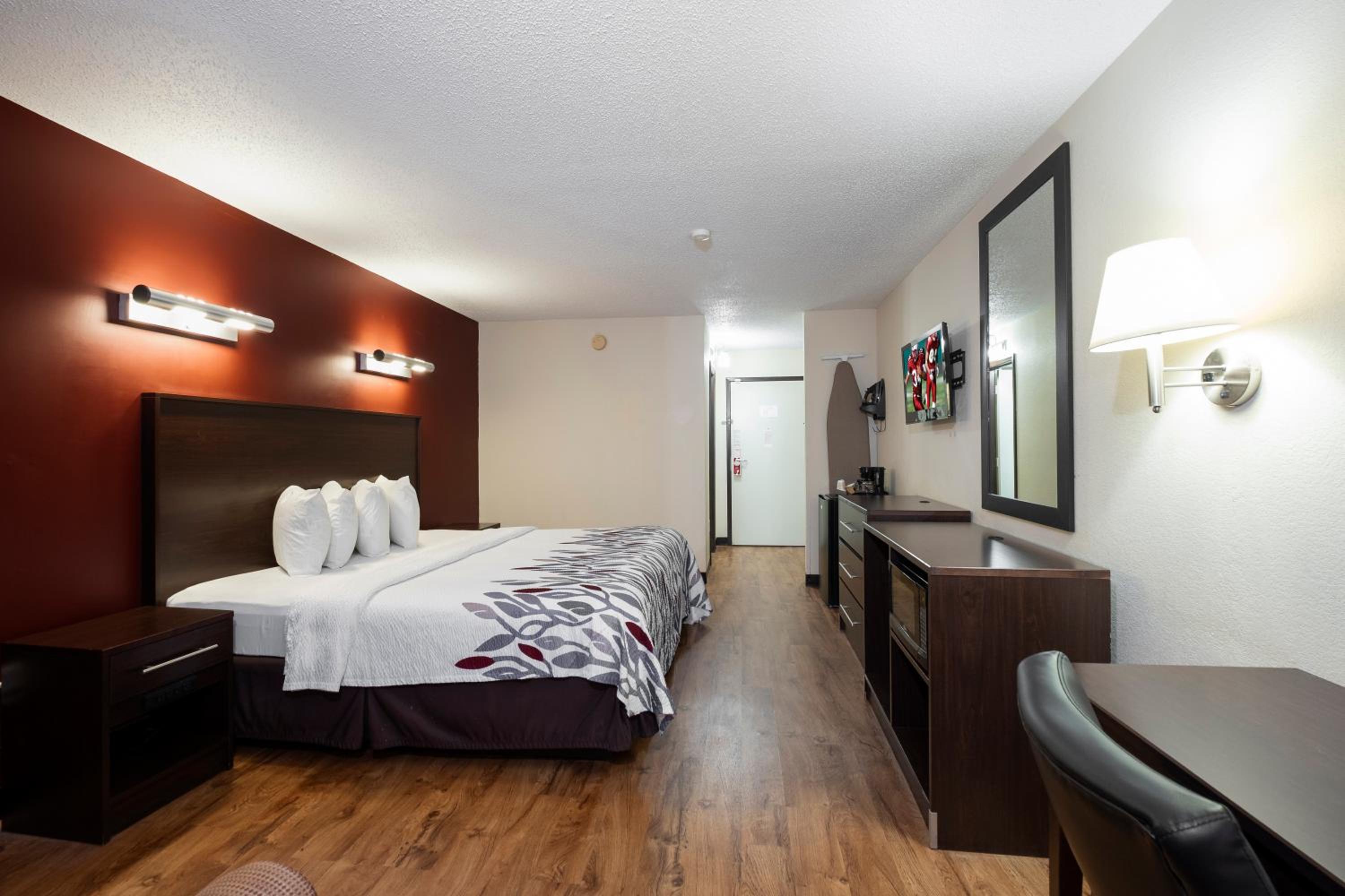 Superior King Room Non-Smoking - Photo 8